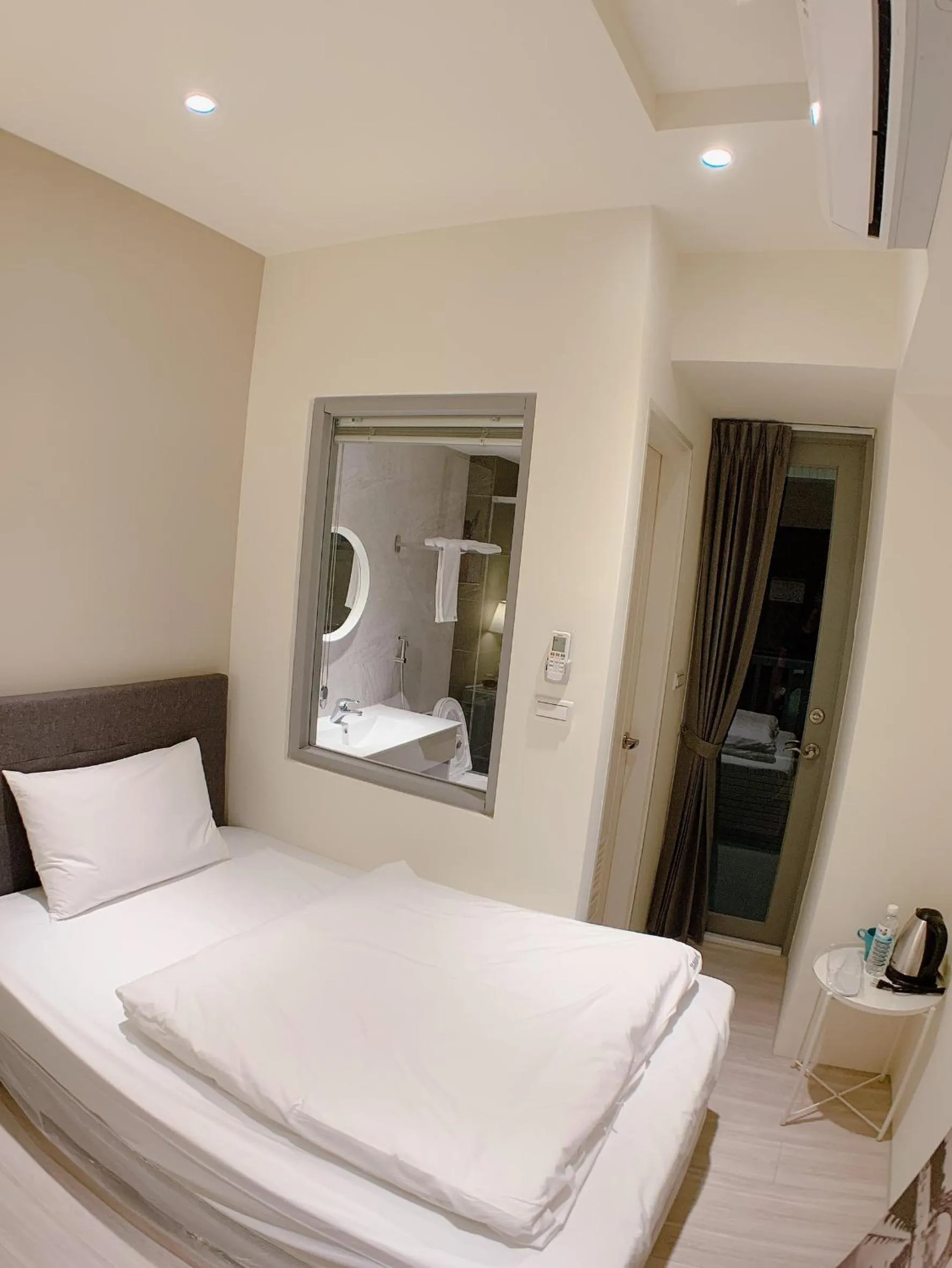 Bed in 想駐逢甲 Shine Residence