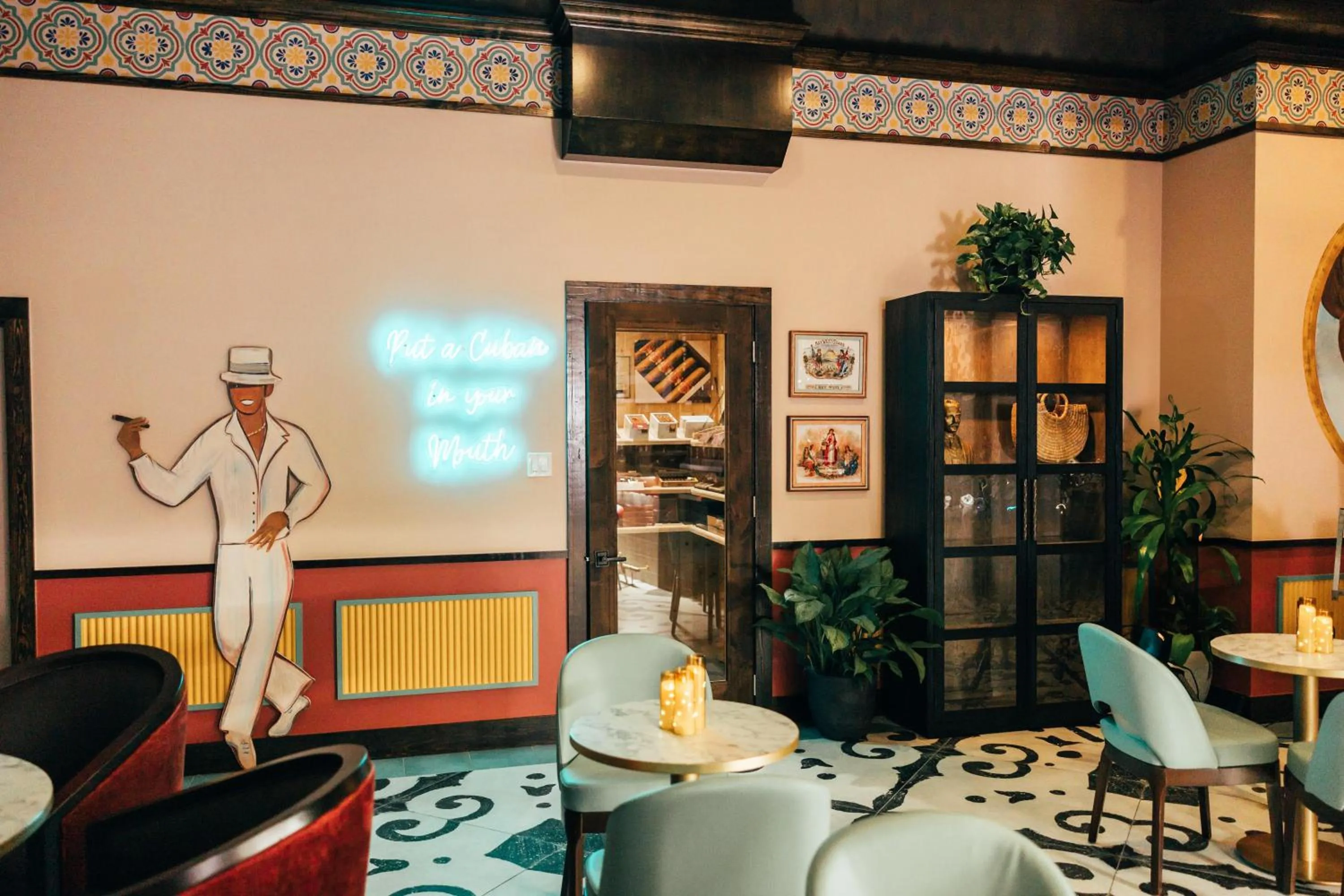 Lounge or bar in Havana Cabana at Key West