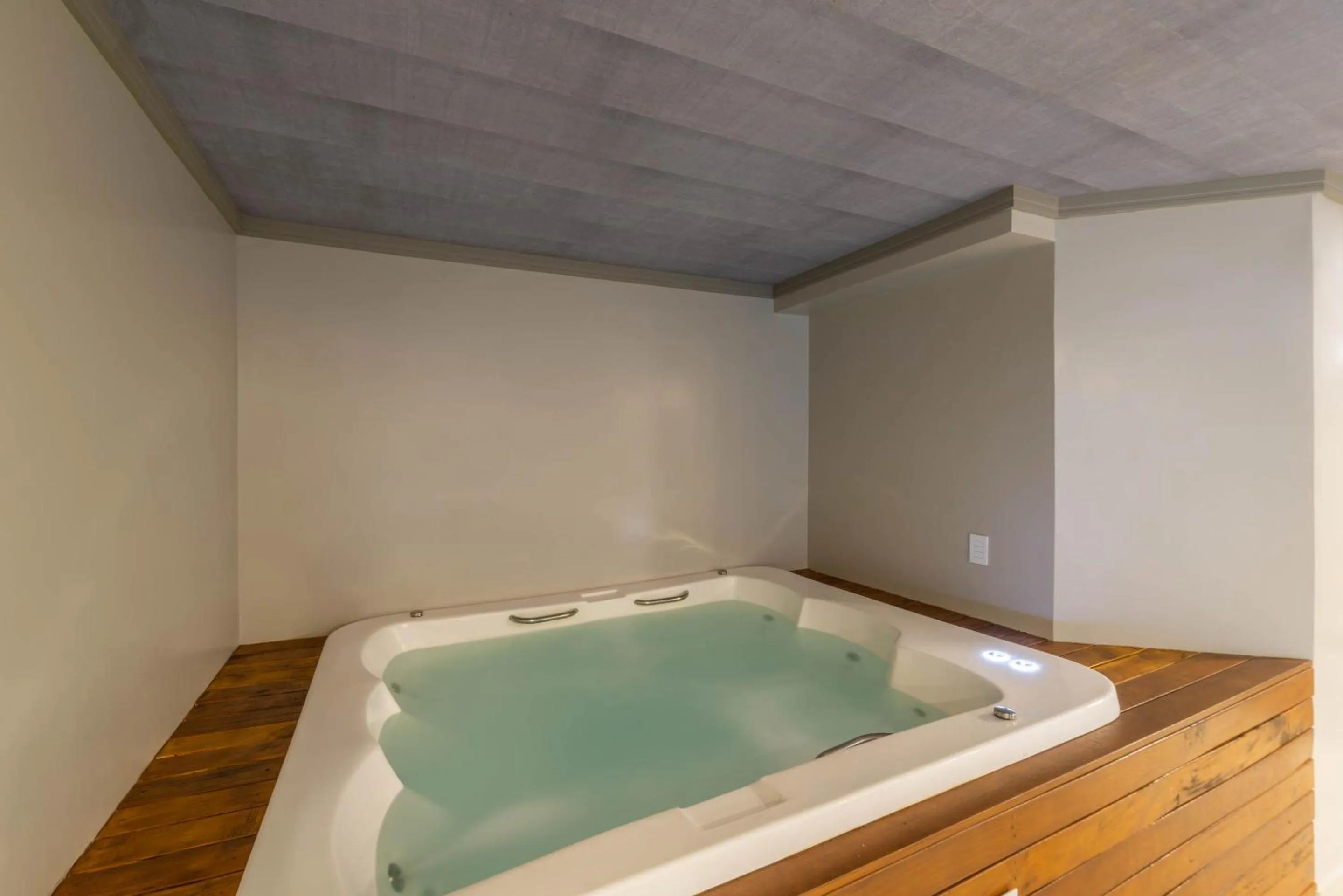 Swimming pool in Hotel Laghetto Fratello