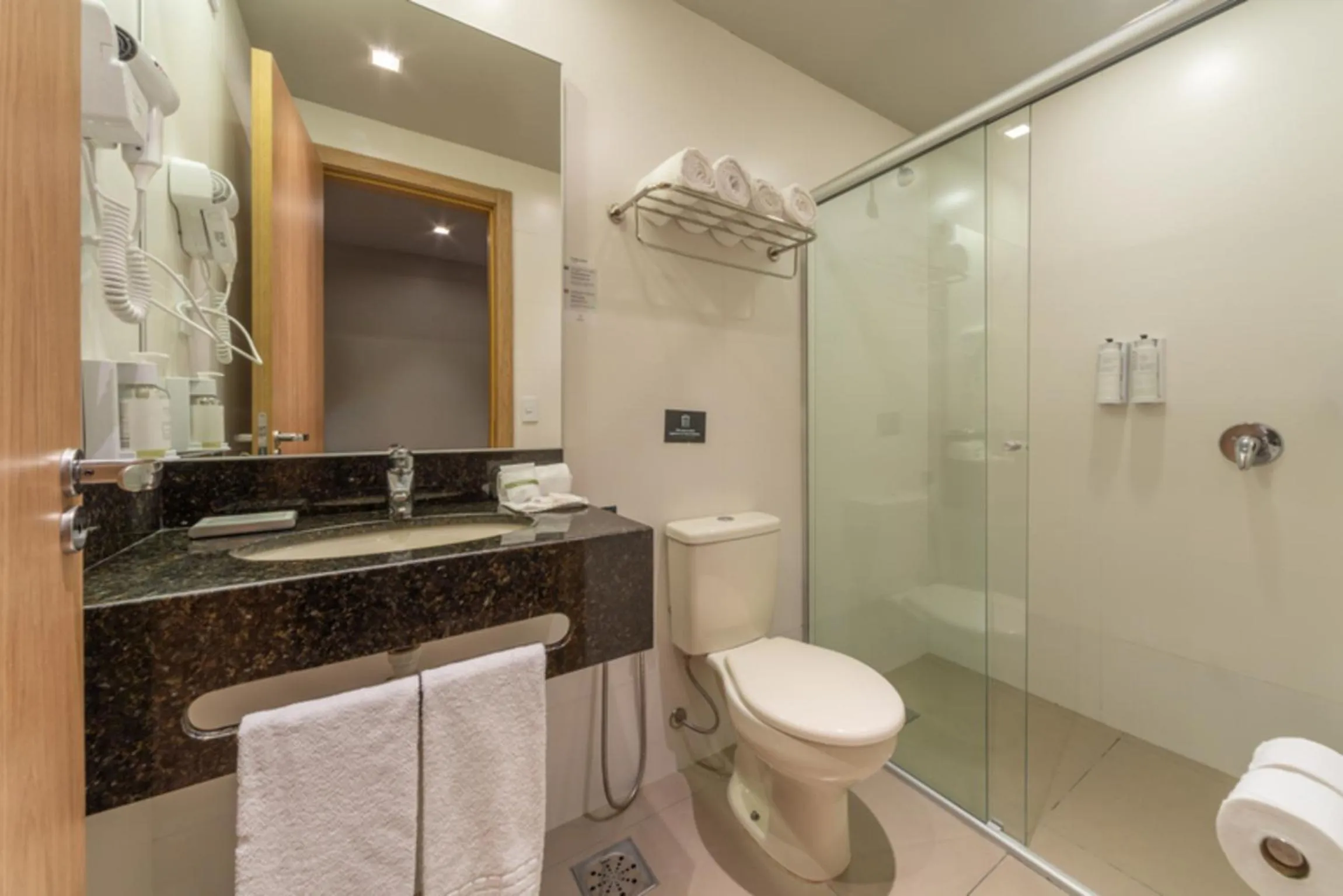 Bathroom in Hotel Laghetto Fratello