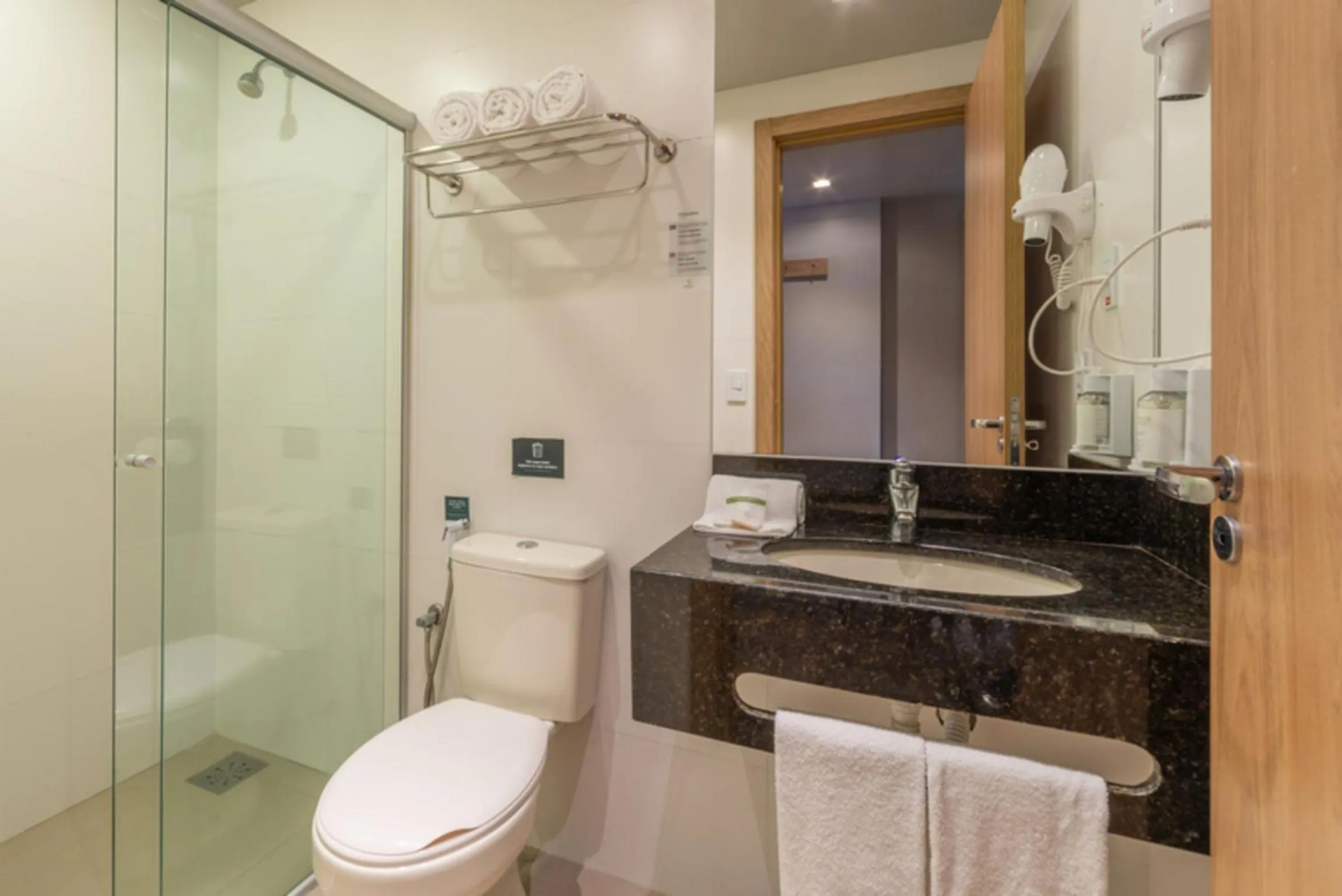 Bathroom in Hotel Laghetto Fratello