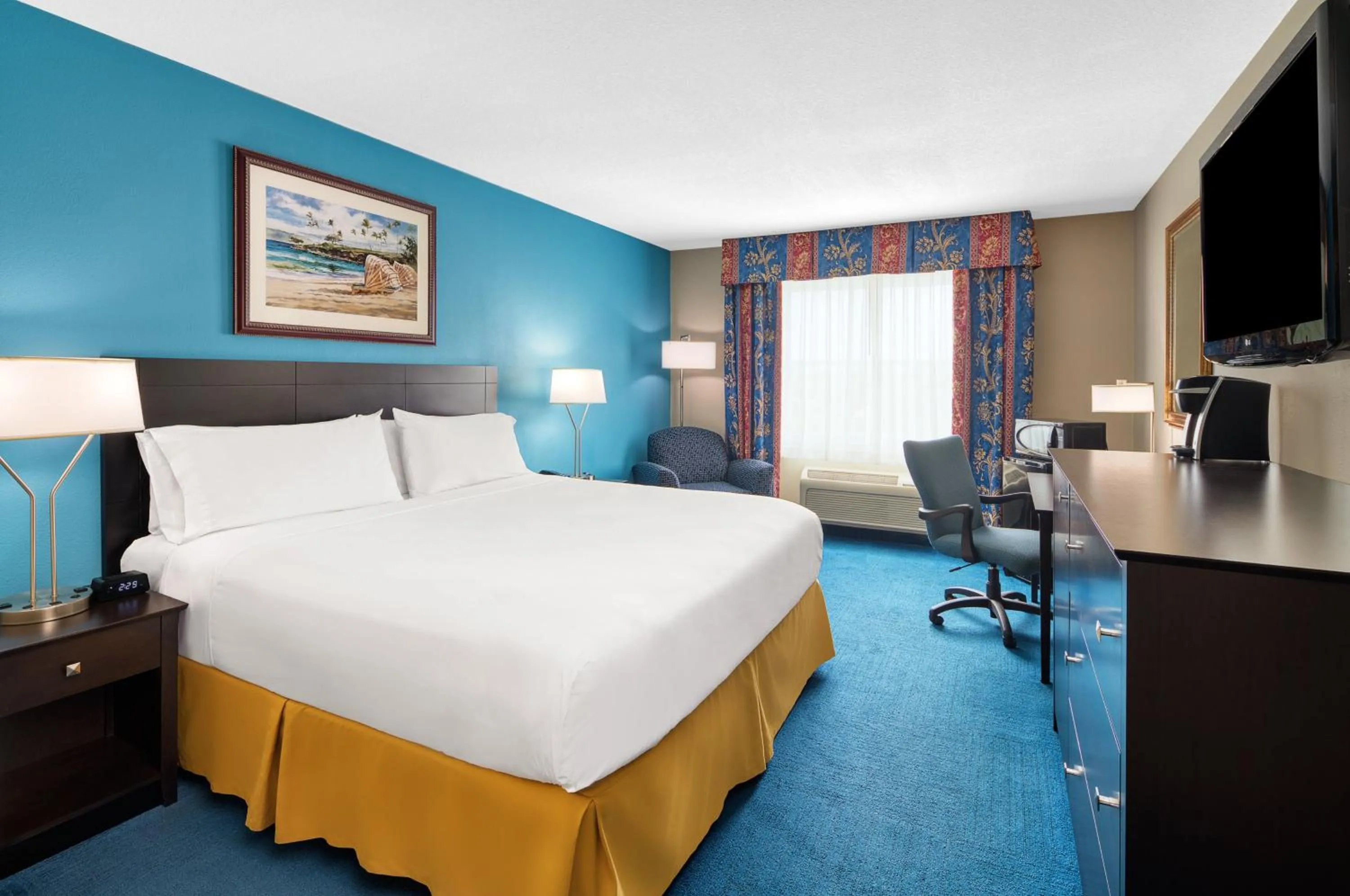 Photo of the whole room, Bed in Holiday Inn Express & Suites Miami Kendall by IHG
