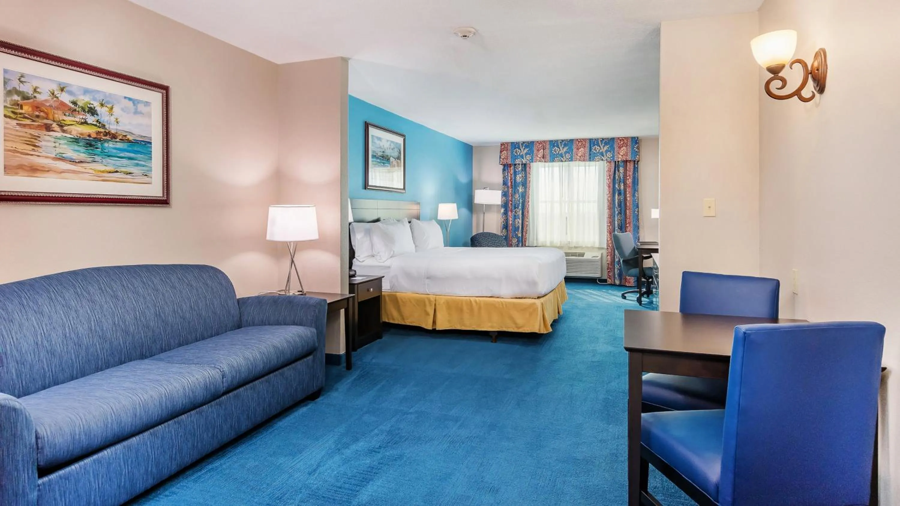 Photo of the whole room, Bed in Holiday Inn Express & Suites Miami Kendall by IHG