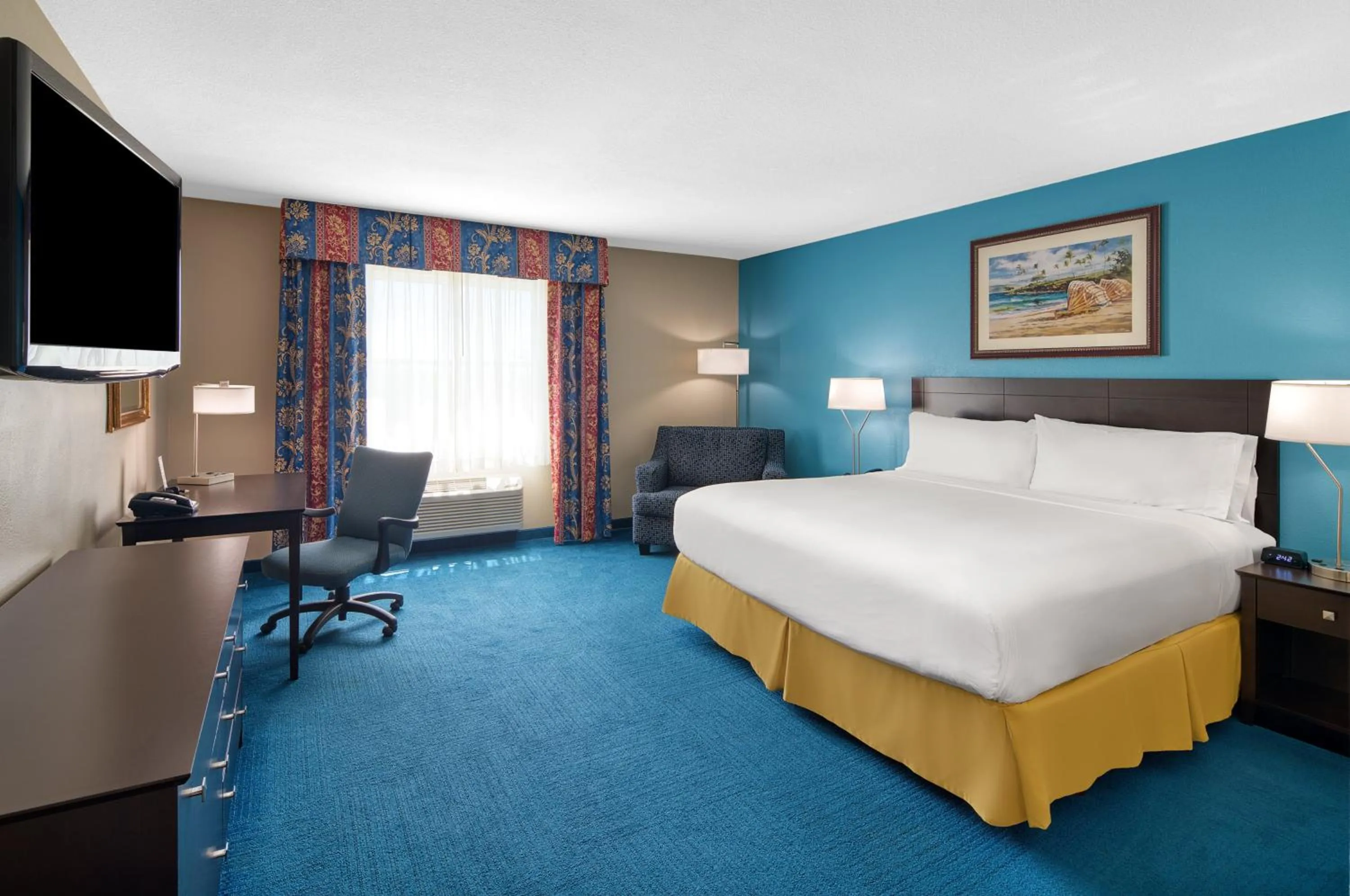 Photo of the whole room, Bed in Holiday Inn Express & Suites Miami Kendall by IHG