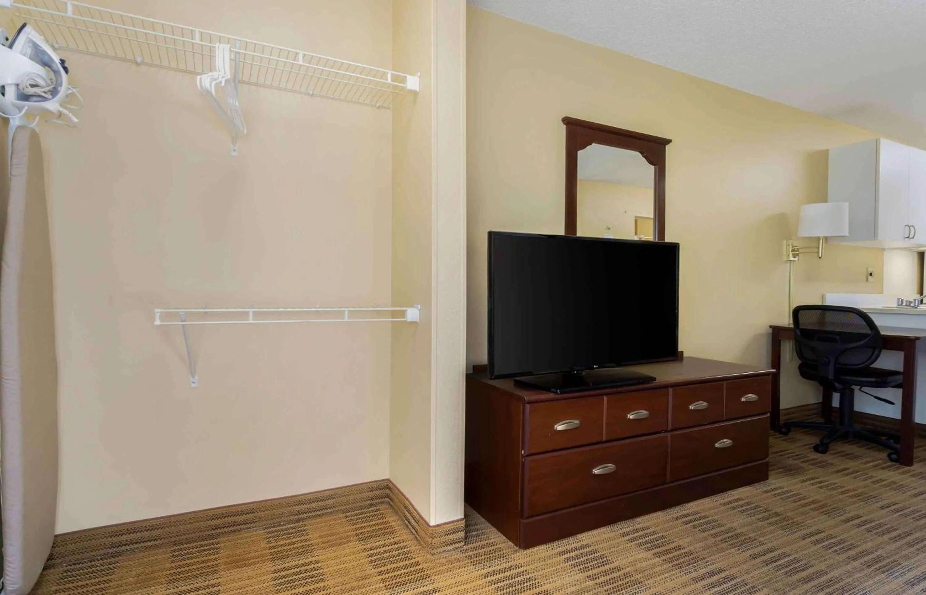 Bedroom in Extended Stay America Suites - Olympia - Tumwater