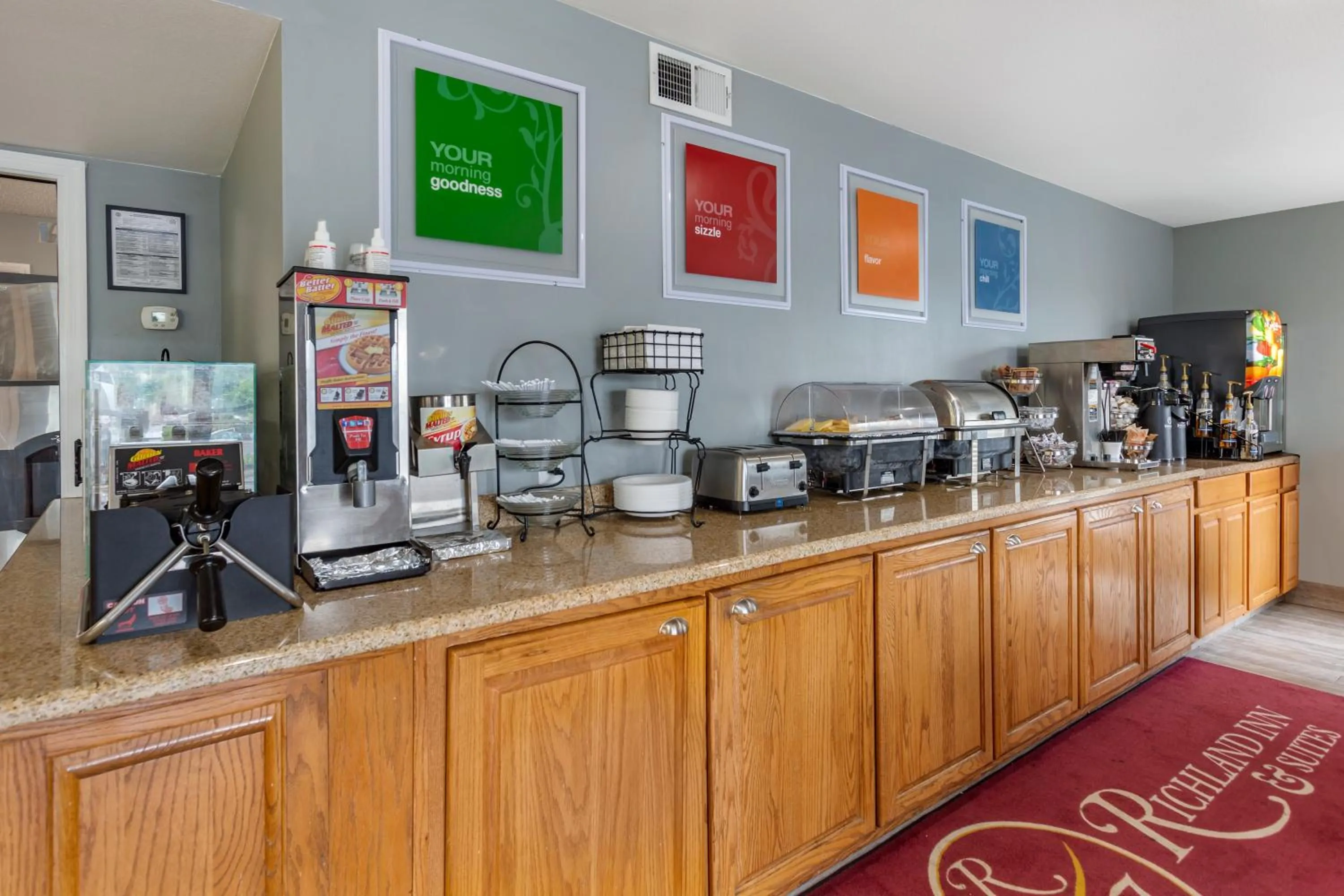 Coffee/tea facilities in Richland Inn of Columbia