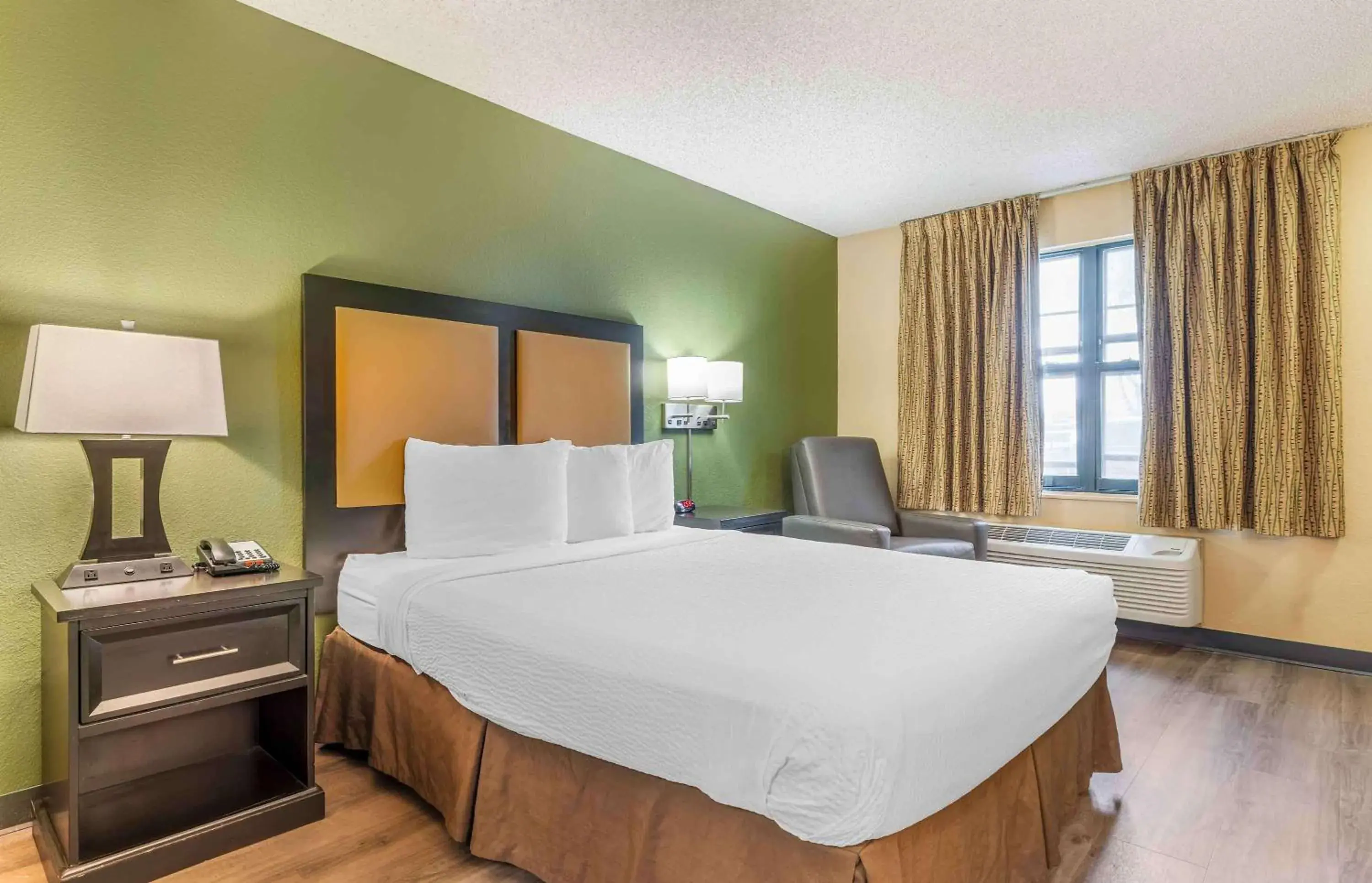 Queen Studio - Disability Access/Non-Smoking in Extended Stay America Suites - Temecula - Wine Country Queen Studio - Disability Access/Non-Smoking in Extended Stay America Suites - Temecula - Wine Country