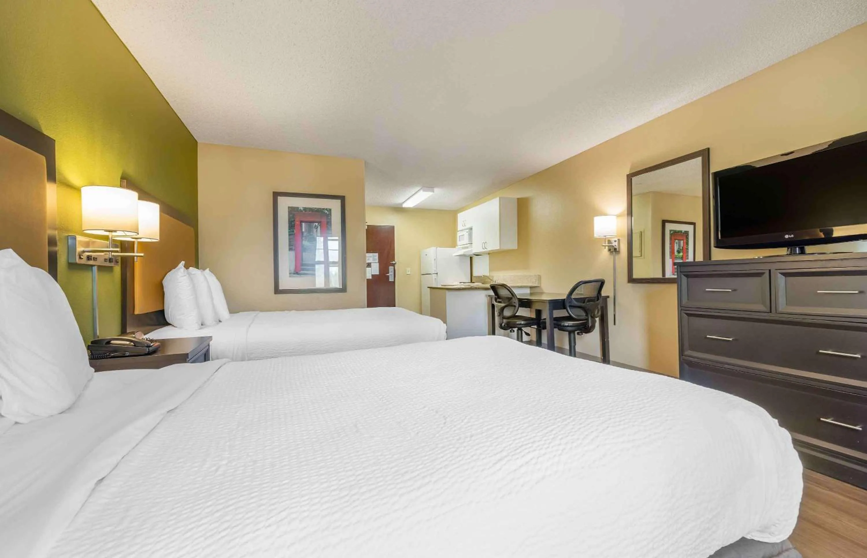 Bedroom, Bed in Extended Stay America Suites - Temecula - Wine Country