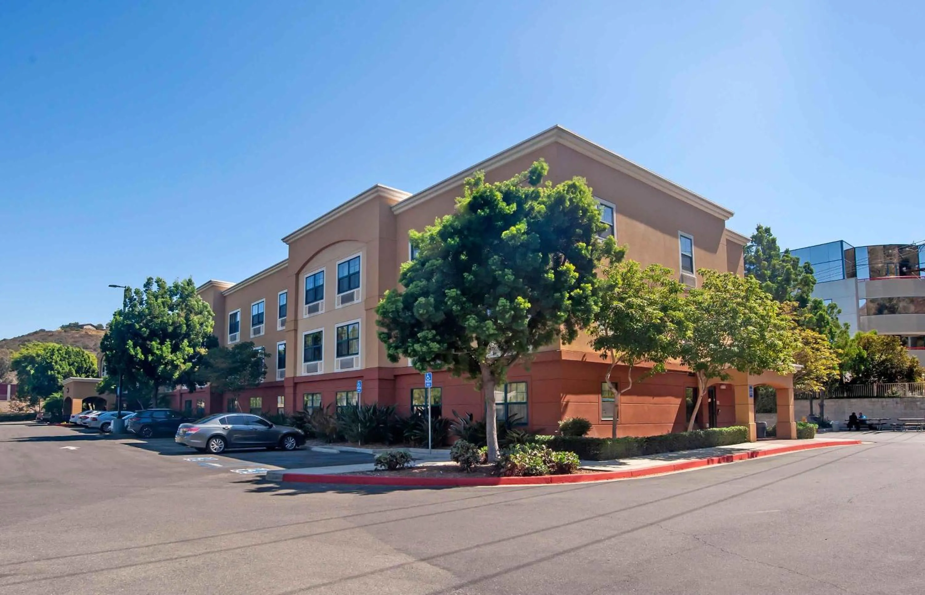 Property building in Extended Stay America Suites - San Diego - Mission Valley - Stadium