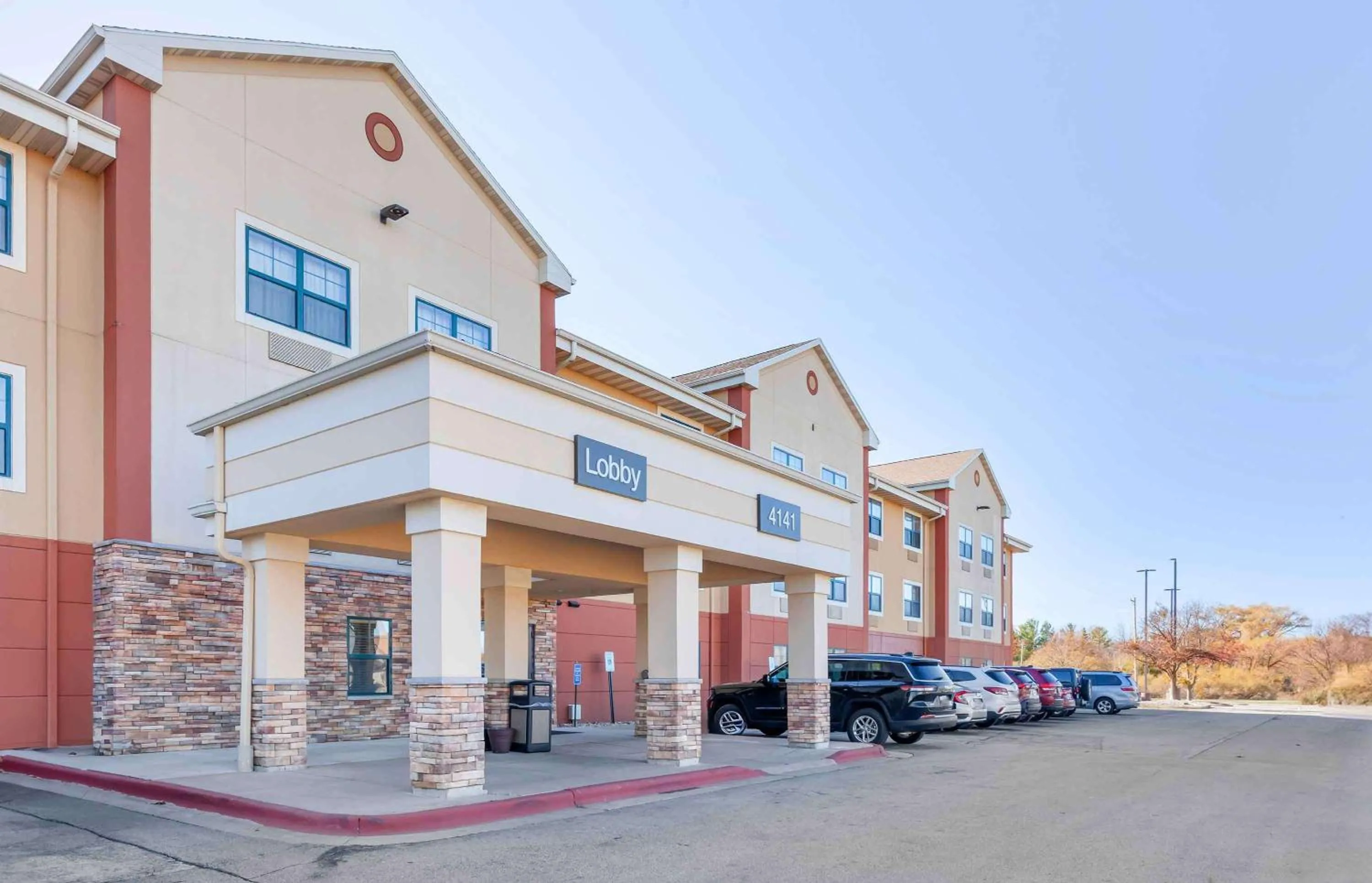 Property building in Extended Stay America Select Suites - Appleton - Fox Cities