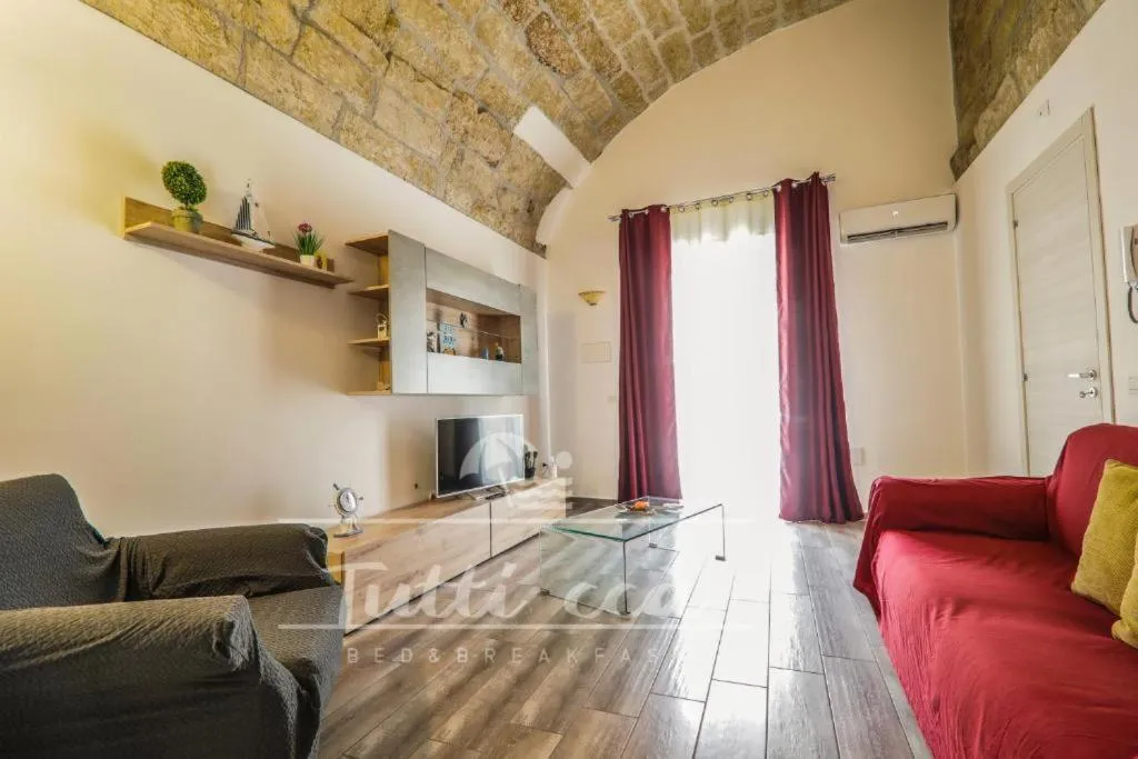 Tutti ccà Airport Rooms