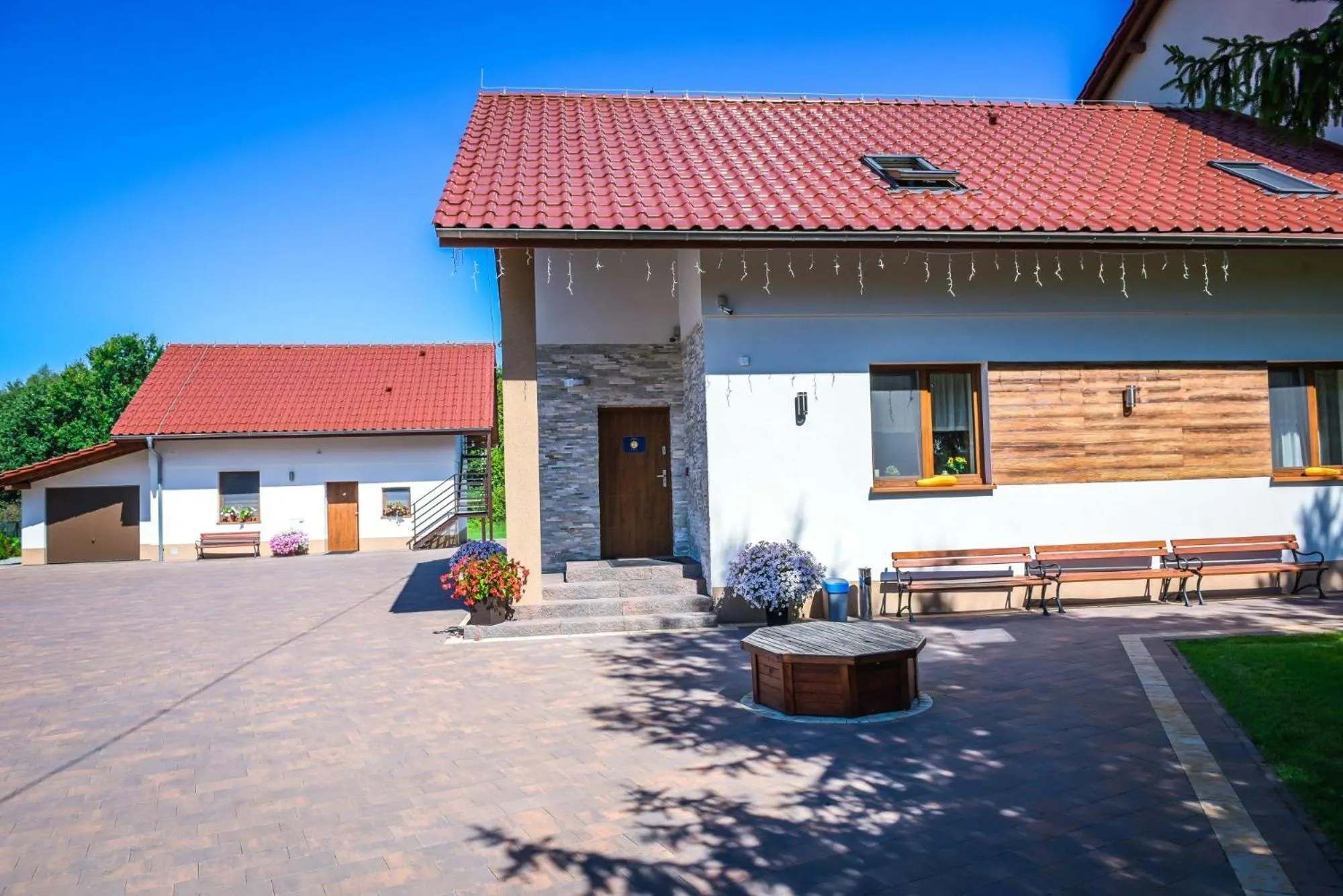 Property building in Willa Boconek - Zator Przeciszów