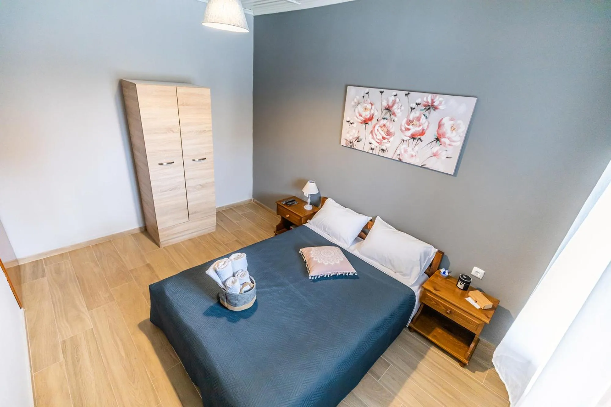 Bed in Rose Garden Apartments