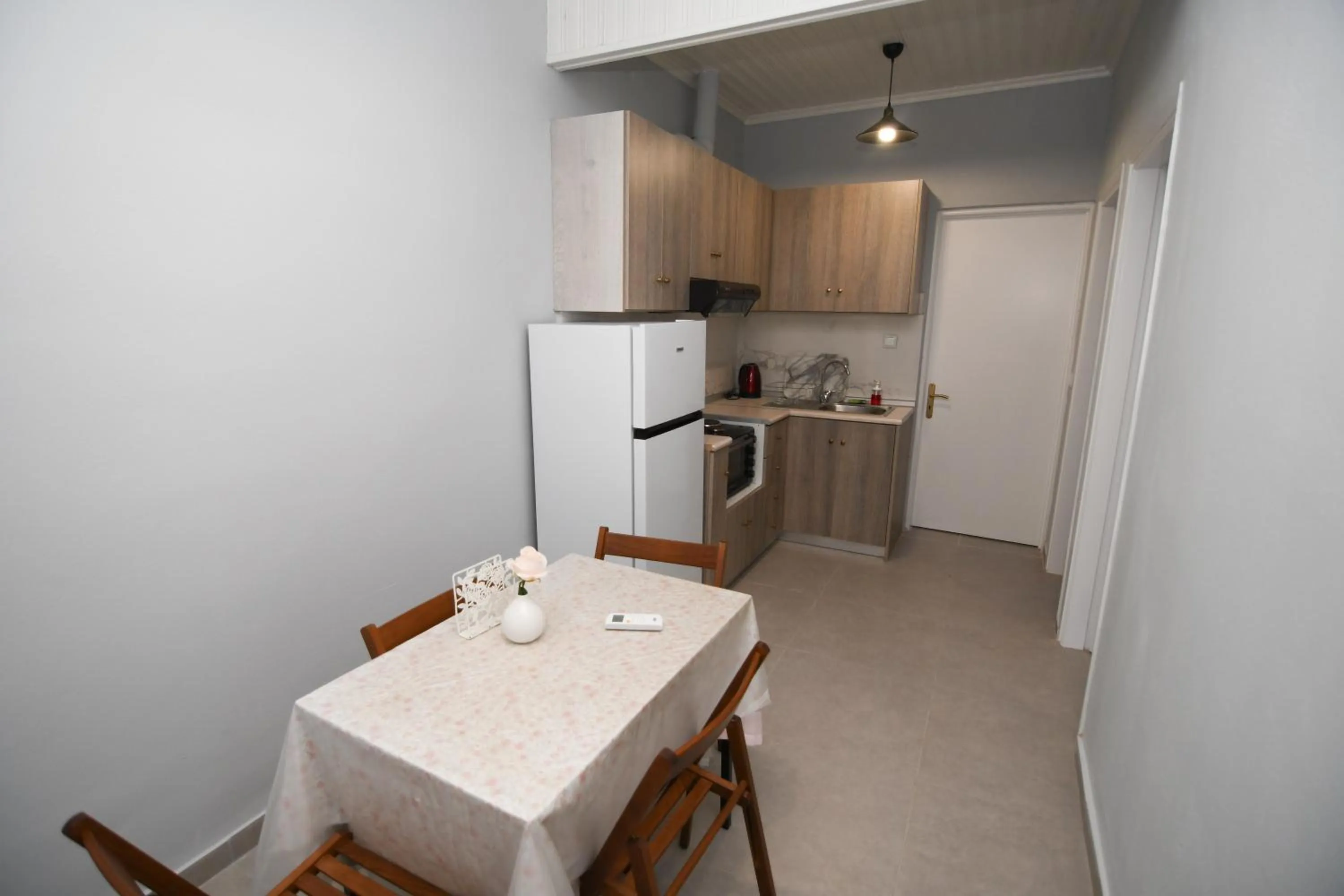 Kitchen or kitchenette in Rose Garden Apartments