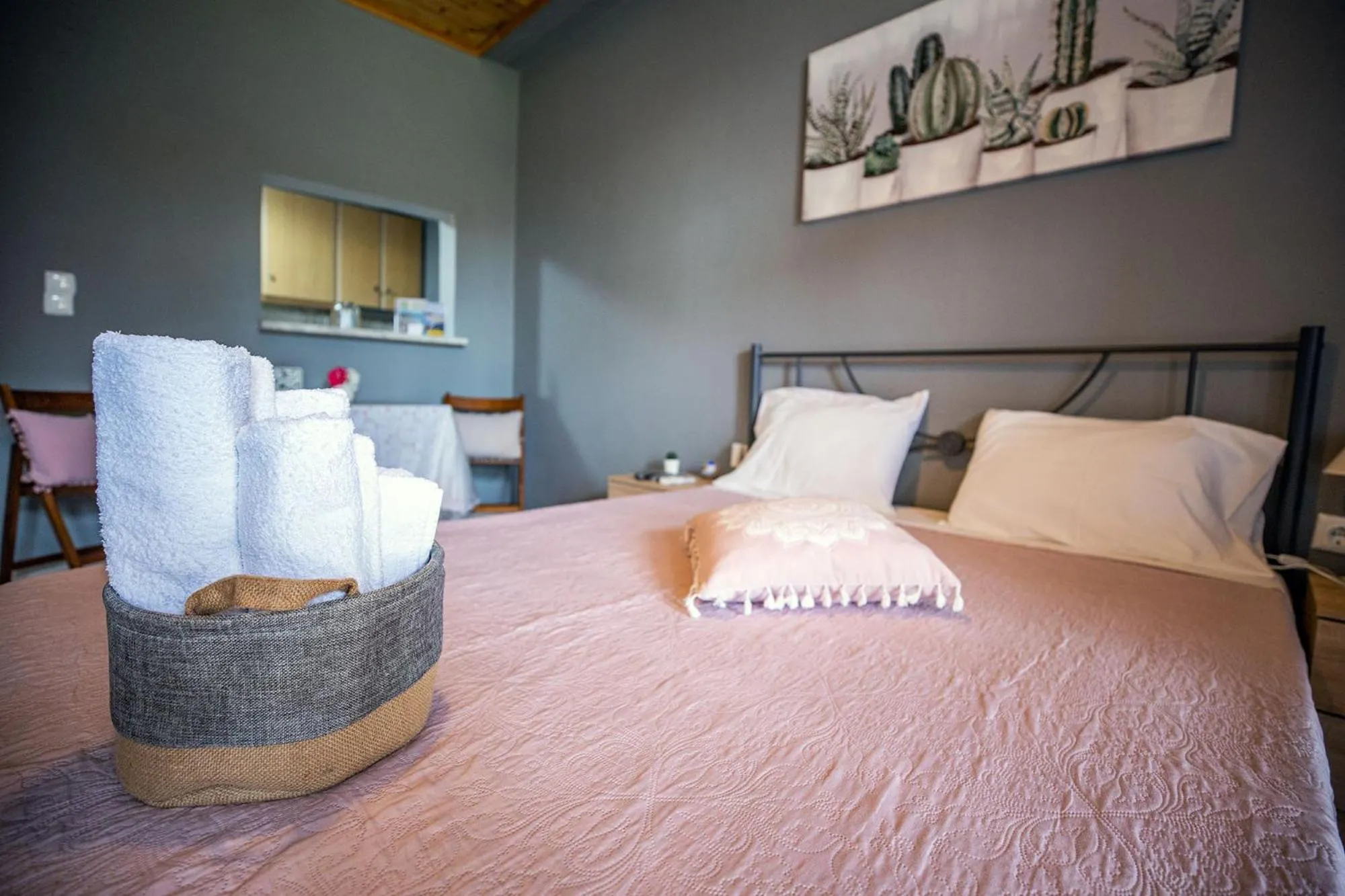 Bed in Rose Garden Apartments