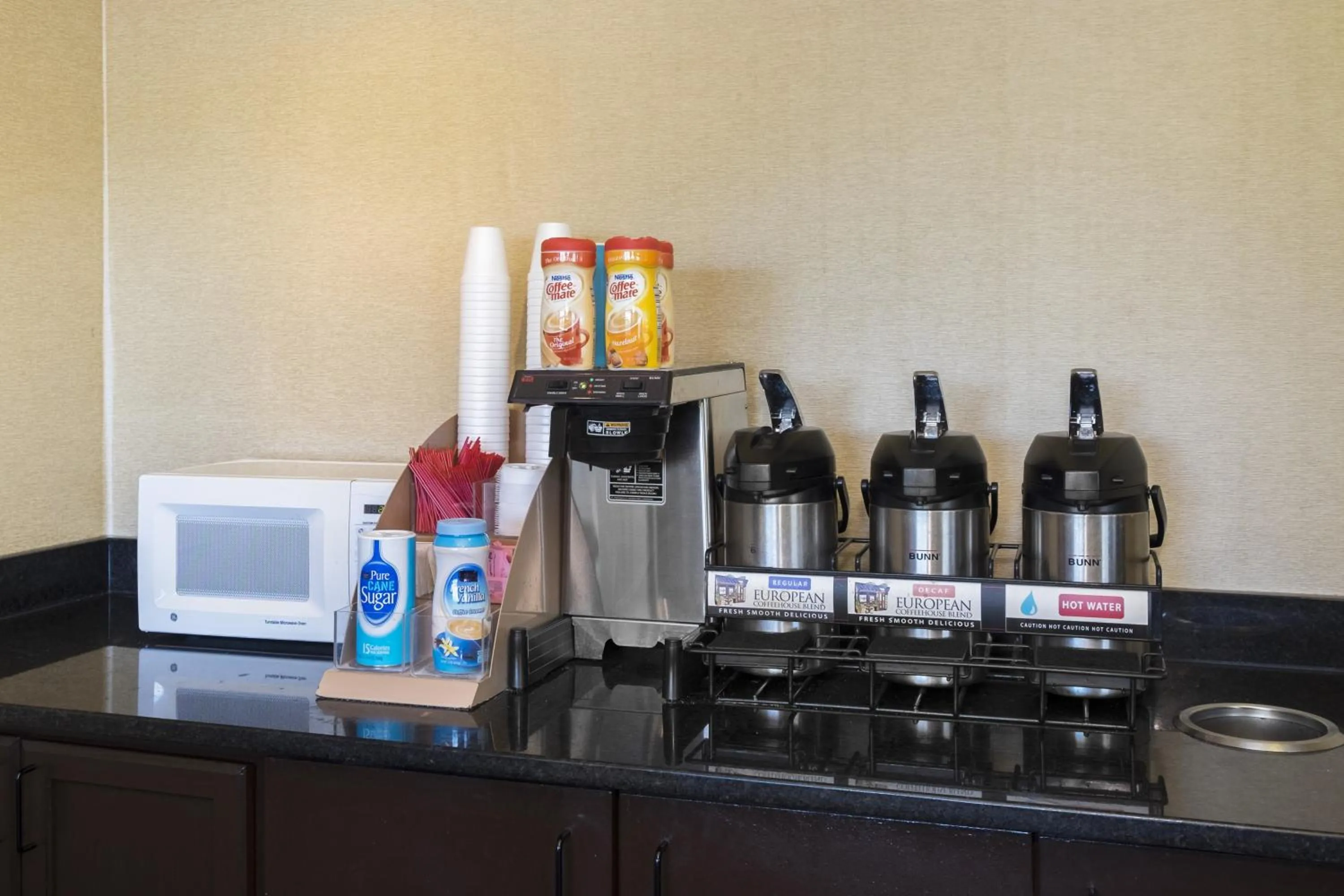 Lobby or reception in Red Roof Inn Cincinnati - Sharonville