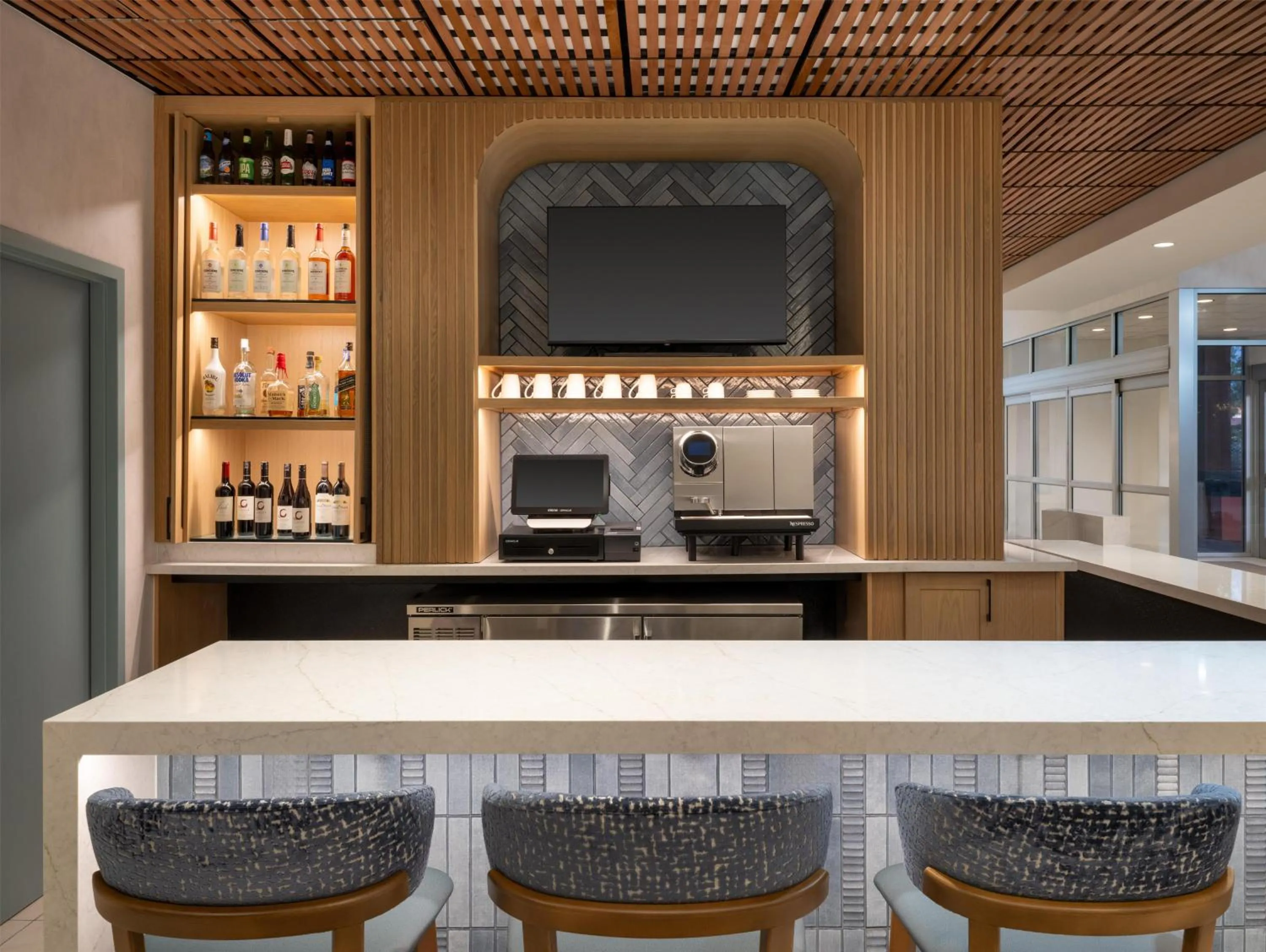 Lounge or bar in Hyatt Place Fort Myers Estero - Newly Renovated