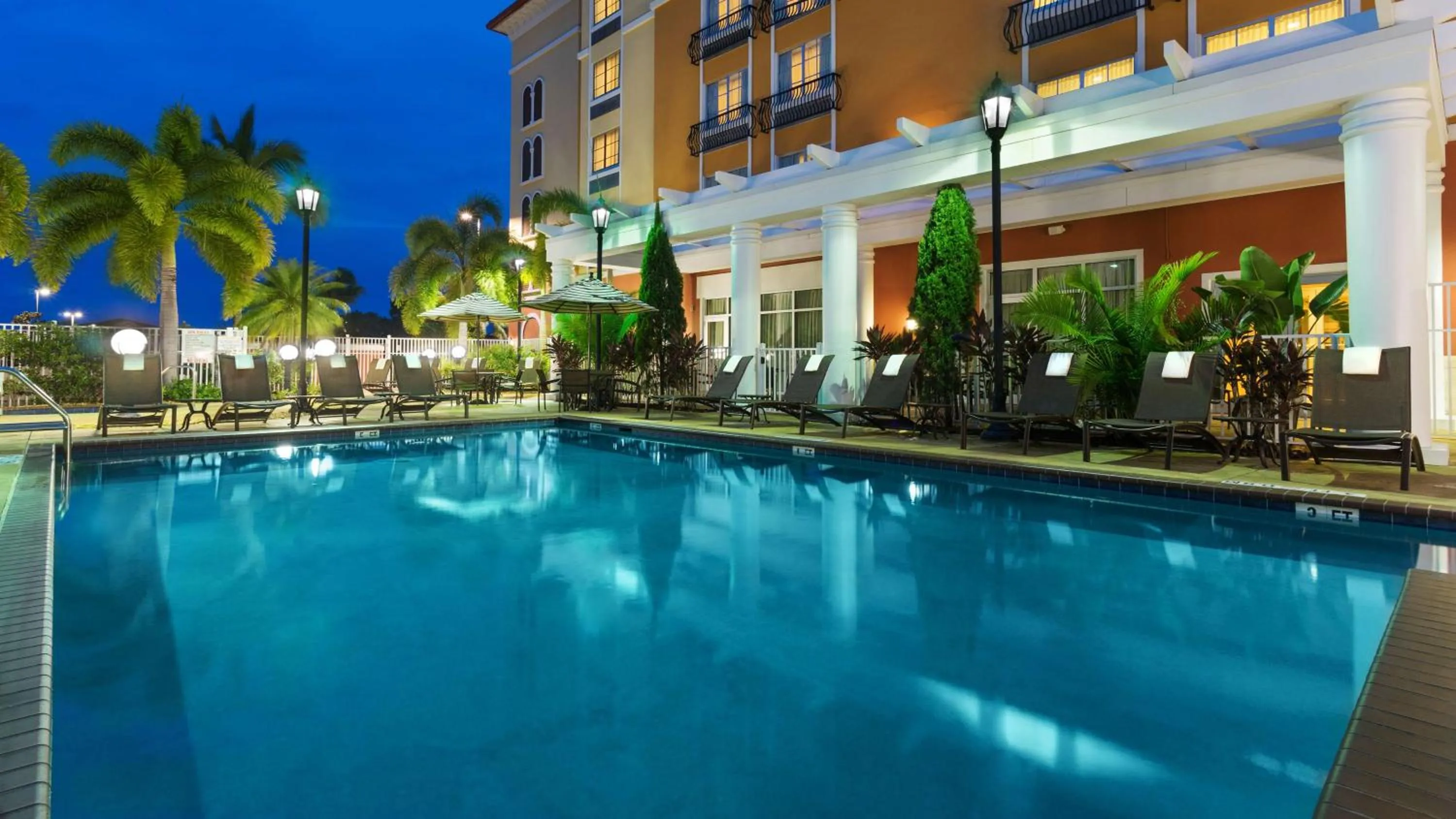 Swimming pool in Hyatt Place Fort Myers Estero