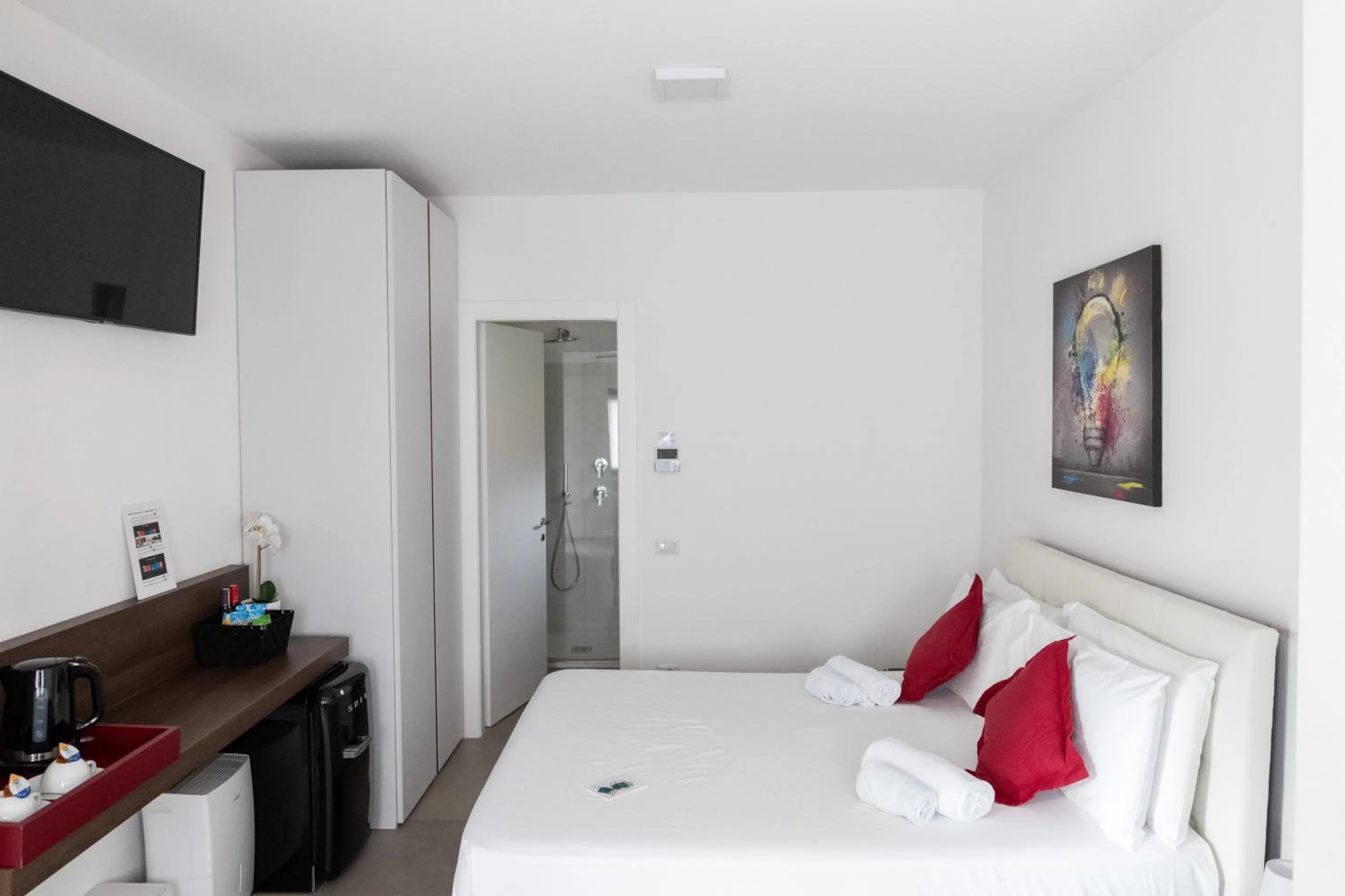 Bedroom, Bed in B&B I LAKE IT BELLAGIO