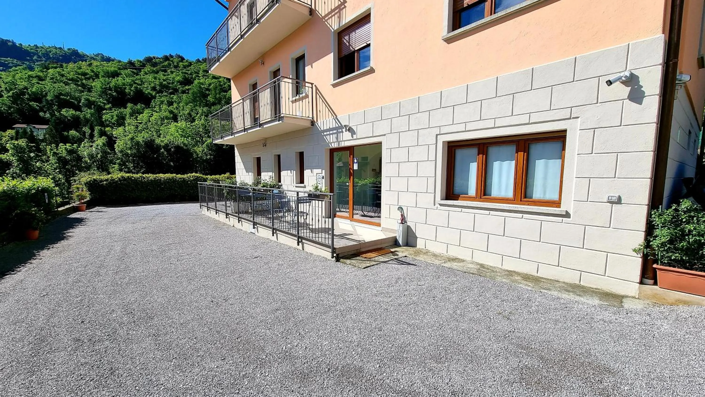 Property building in B&B I LAKE IT BELLAGIO