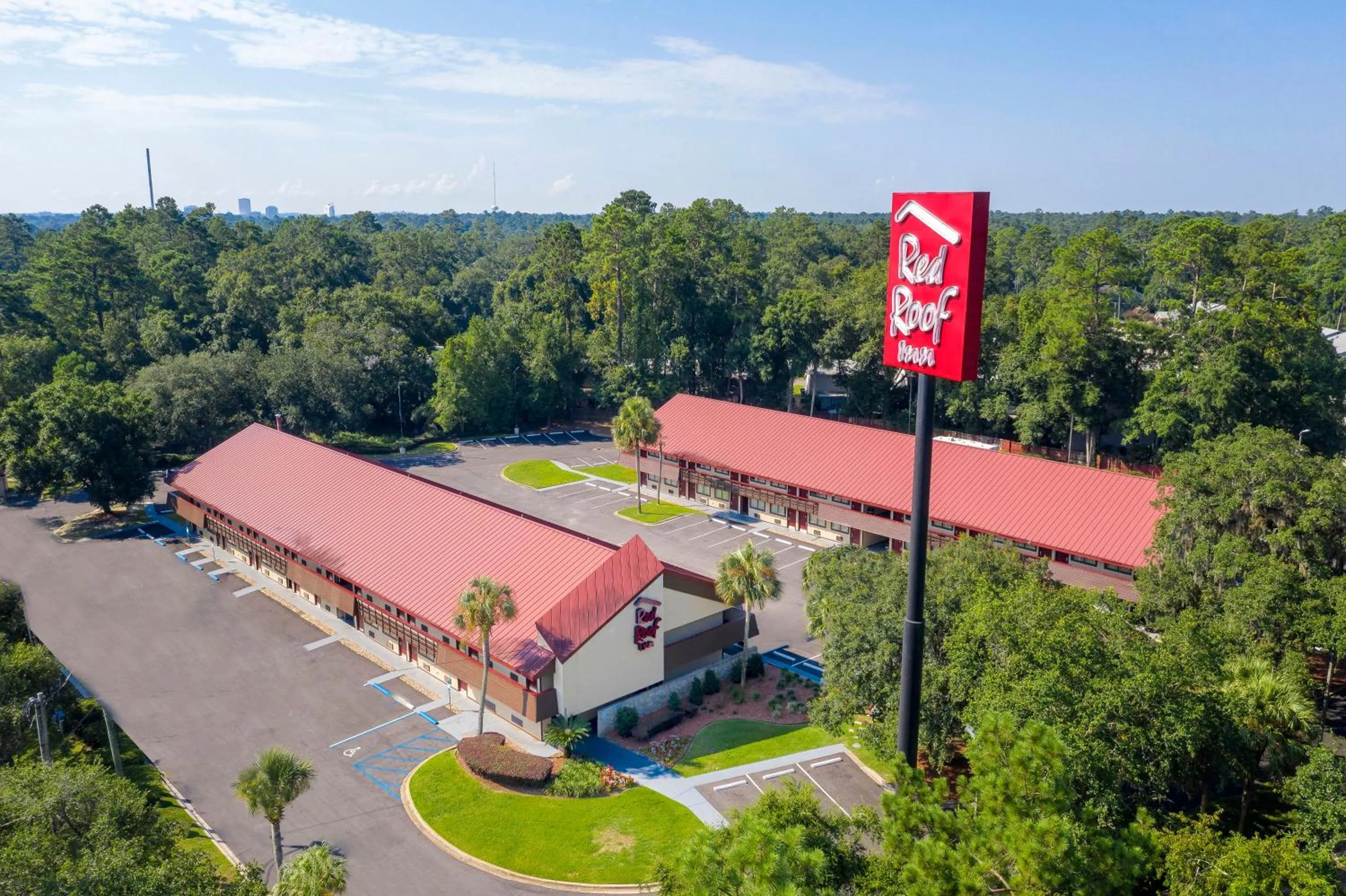 Property building in Red Roof Inn Tallahassee - University