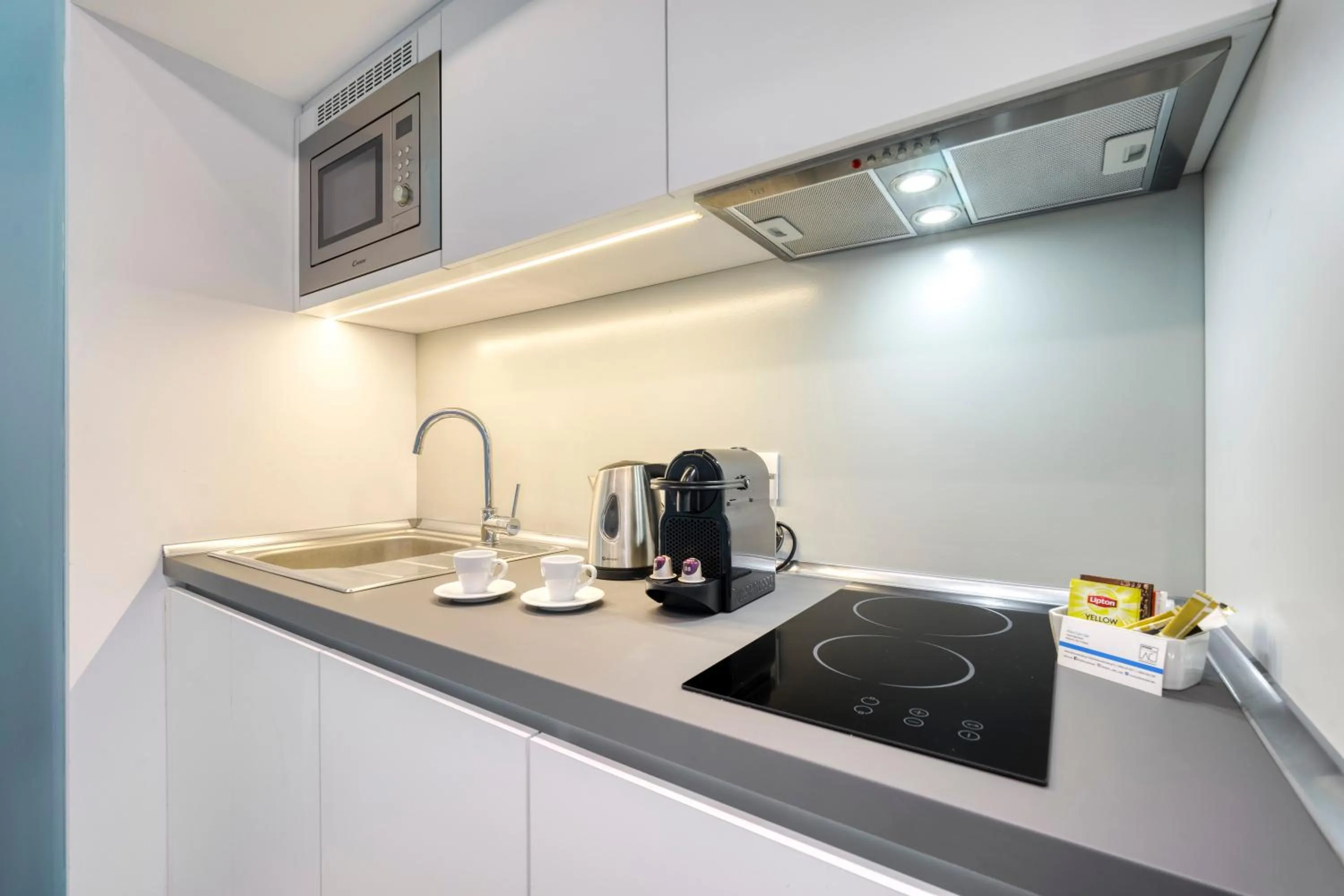 kitchen in Athens Color Cube