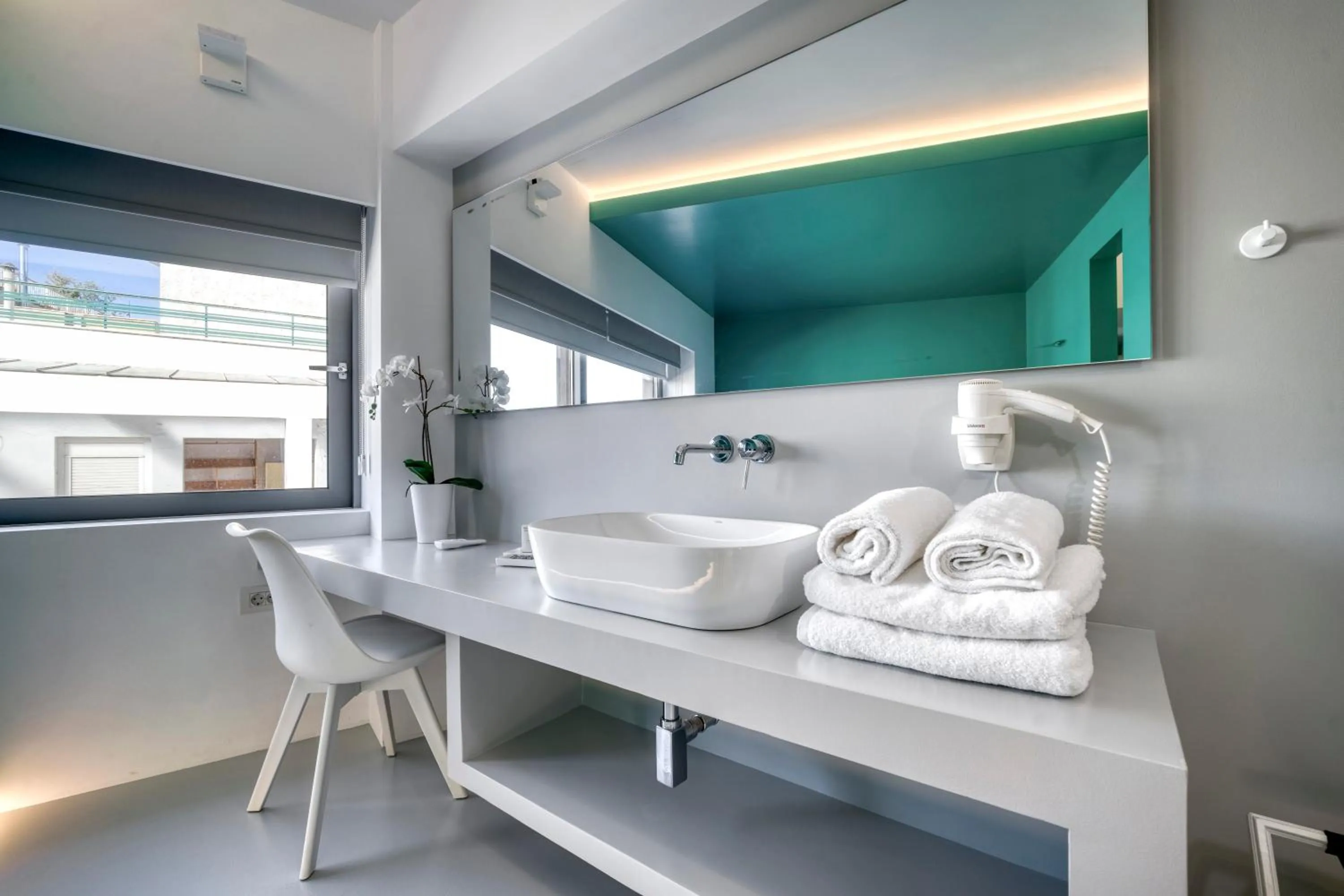 Bedroom in Athens Color Cube