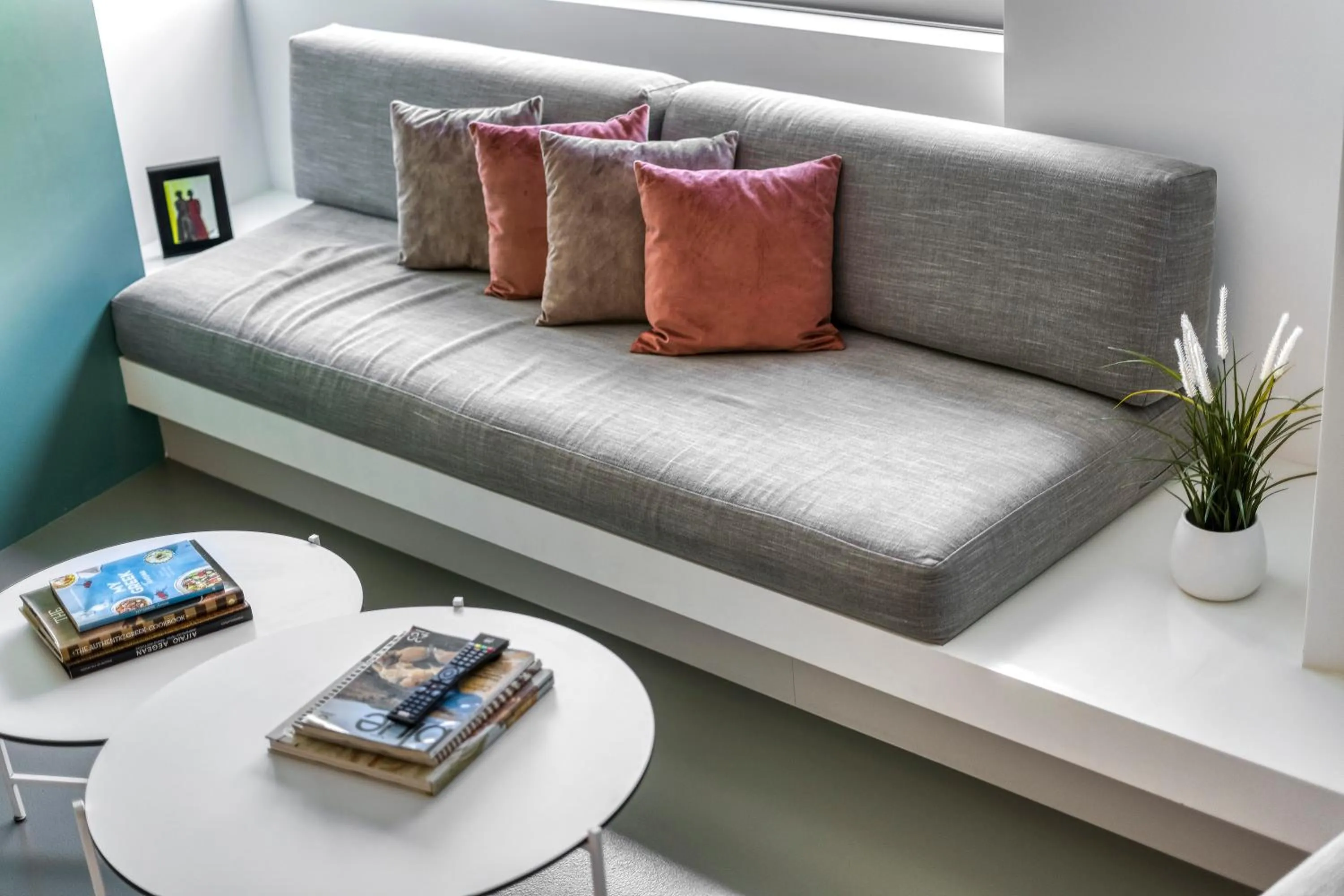 Living room in Athens Color Cube