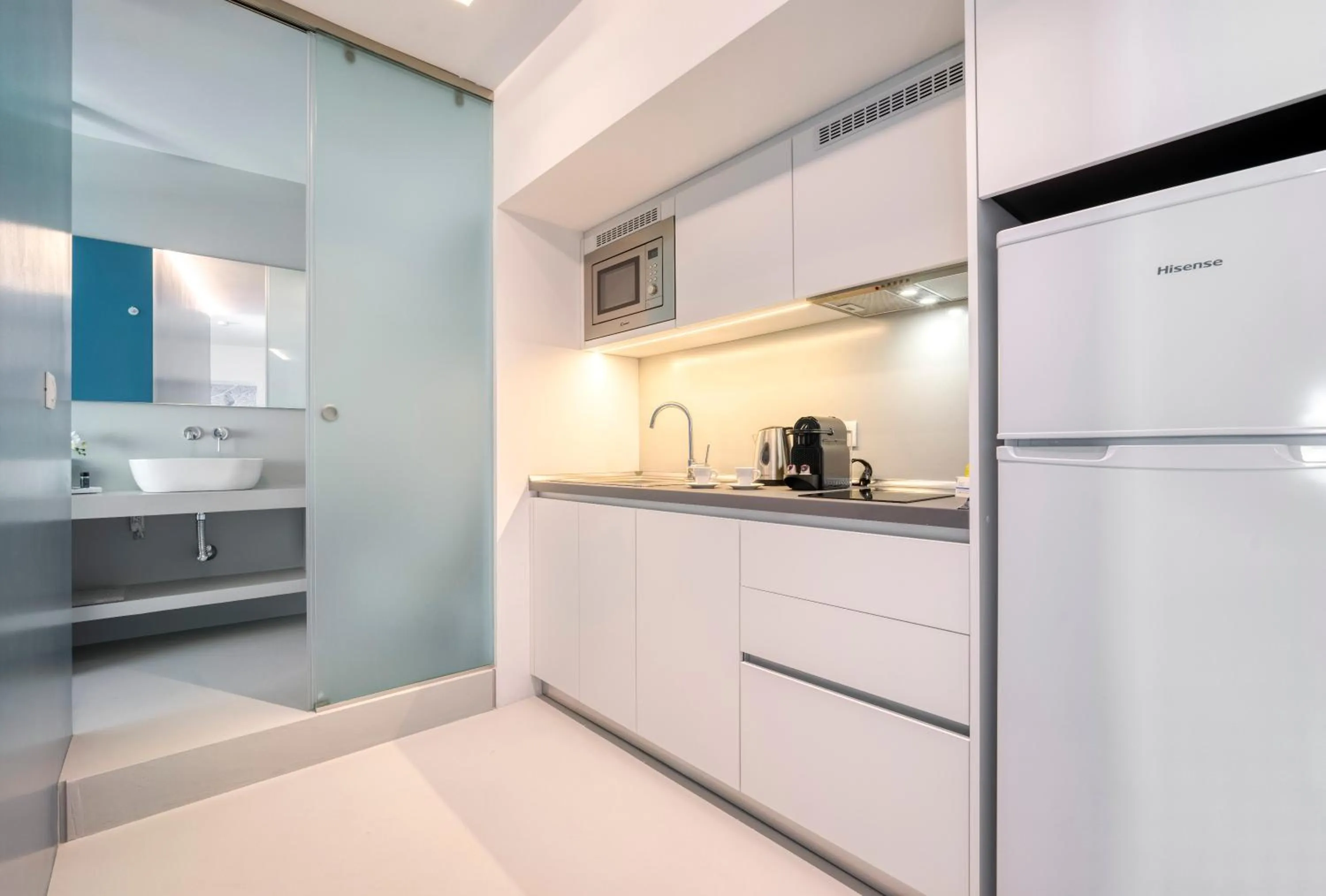 kitchen in Athens Color Cube