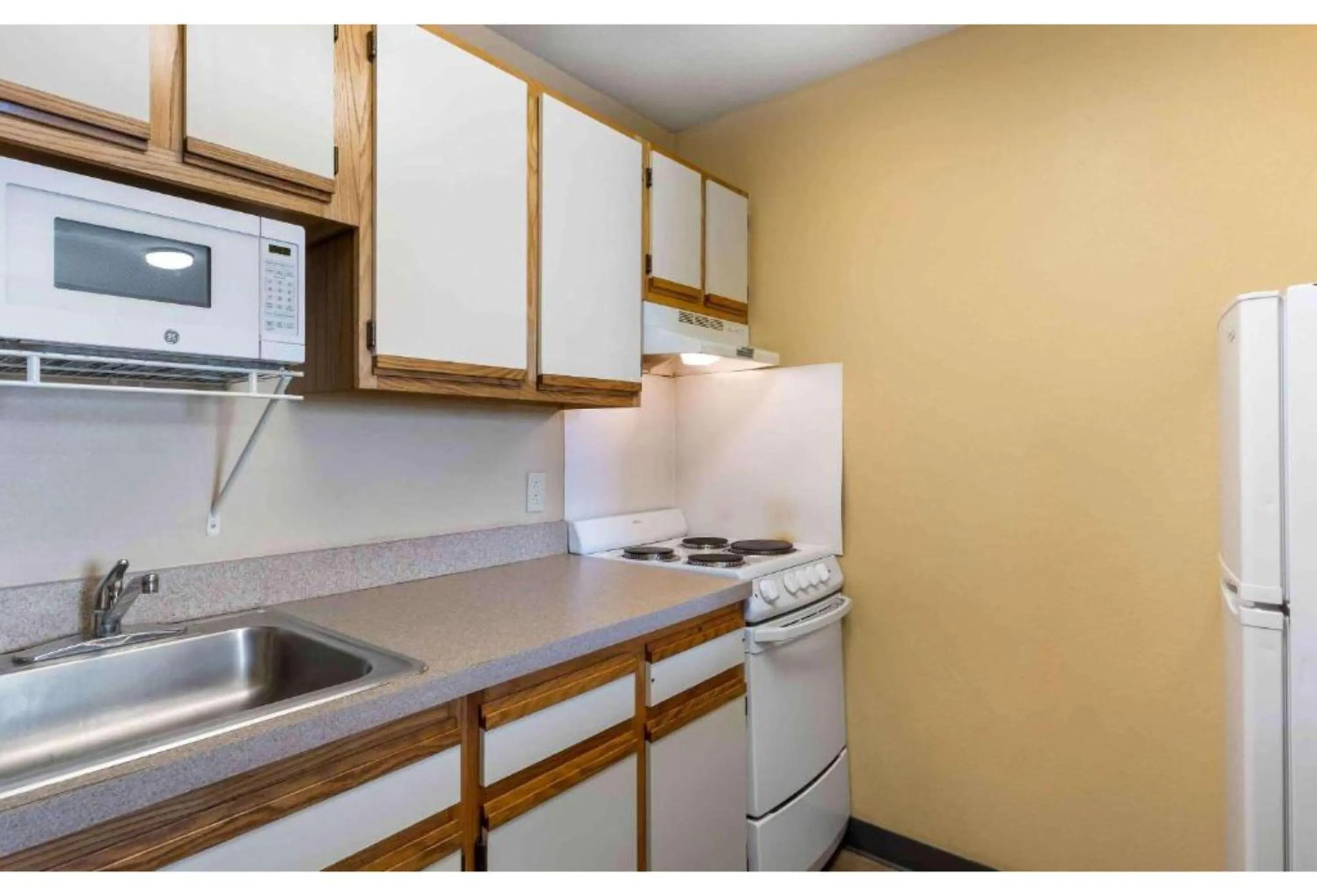 kitchen in Studio 6 Huntsville, AL - US Space & Rocket Center