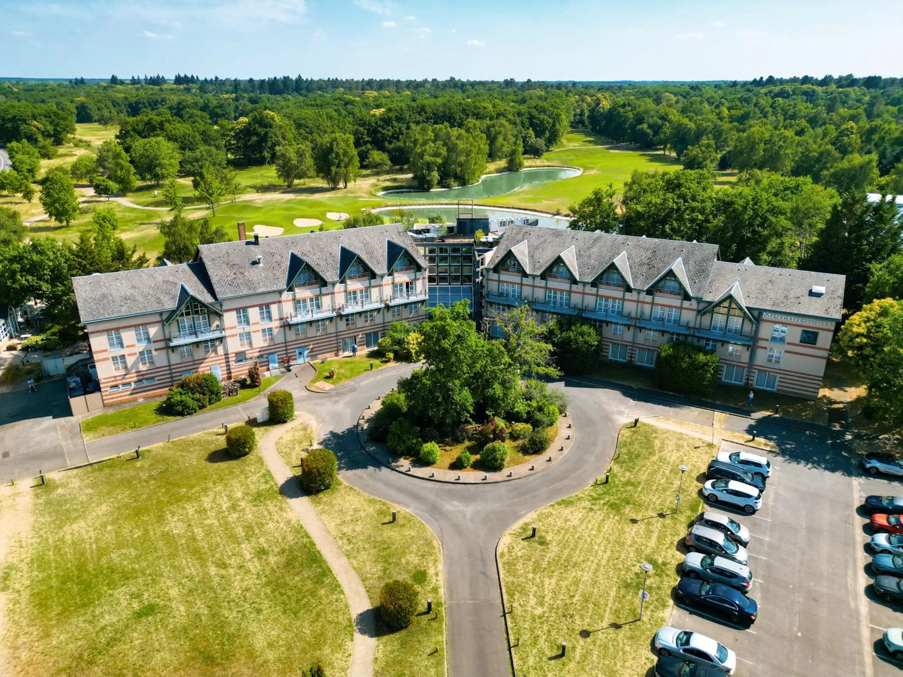 Property building in Mercure Orléans Portes de Sologne