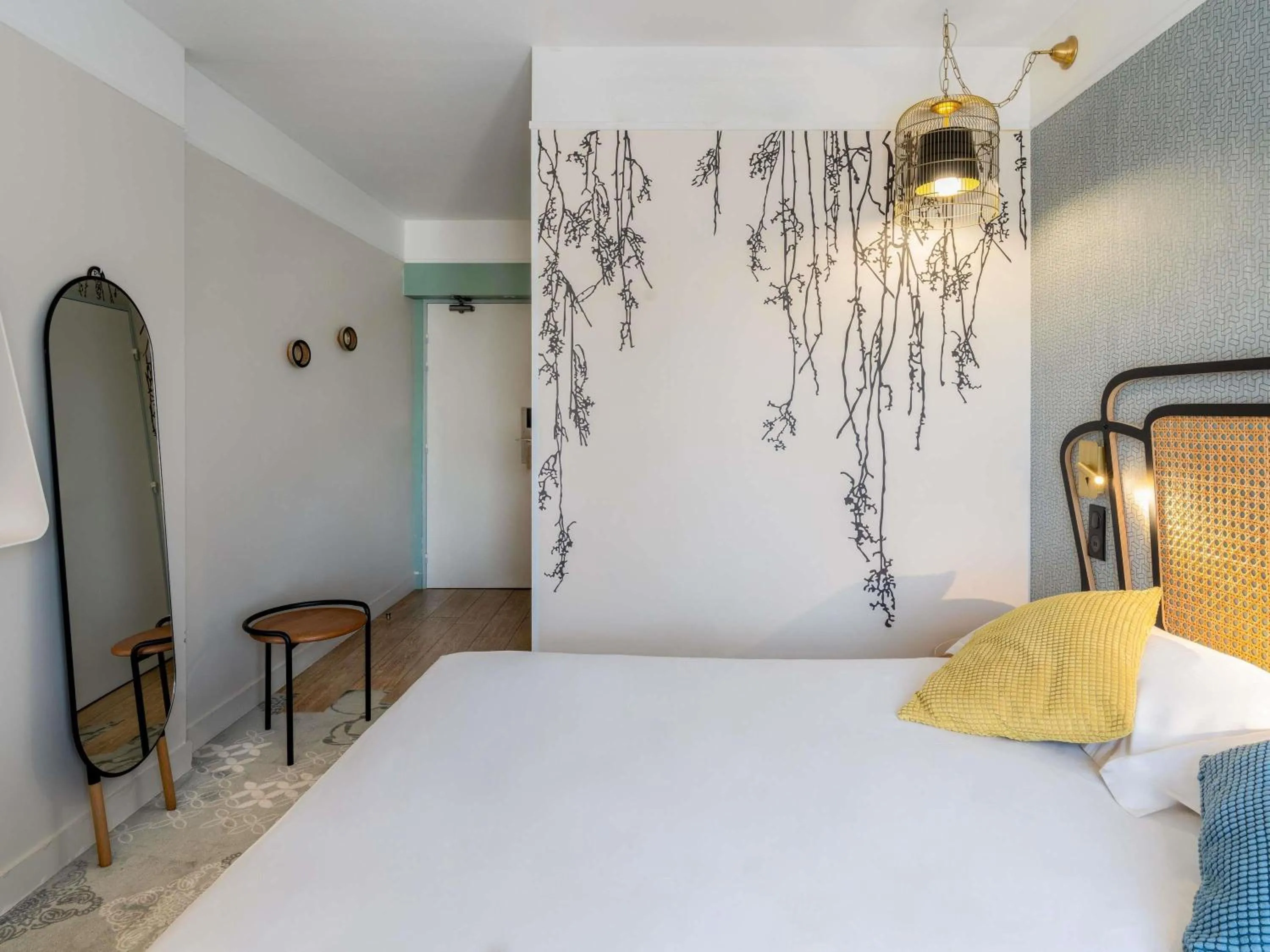 Bedroom, Bed in Mercure Orléans Portes de Sologne