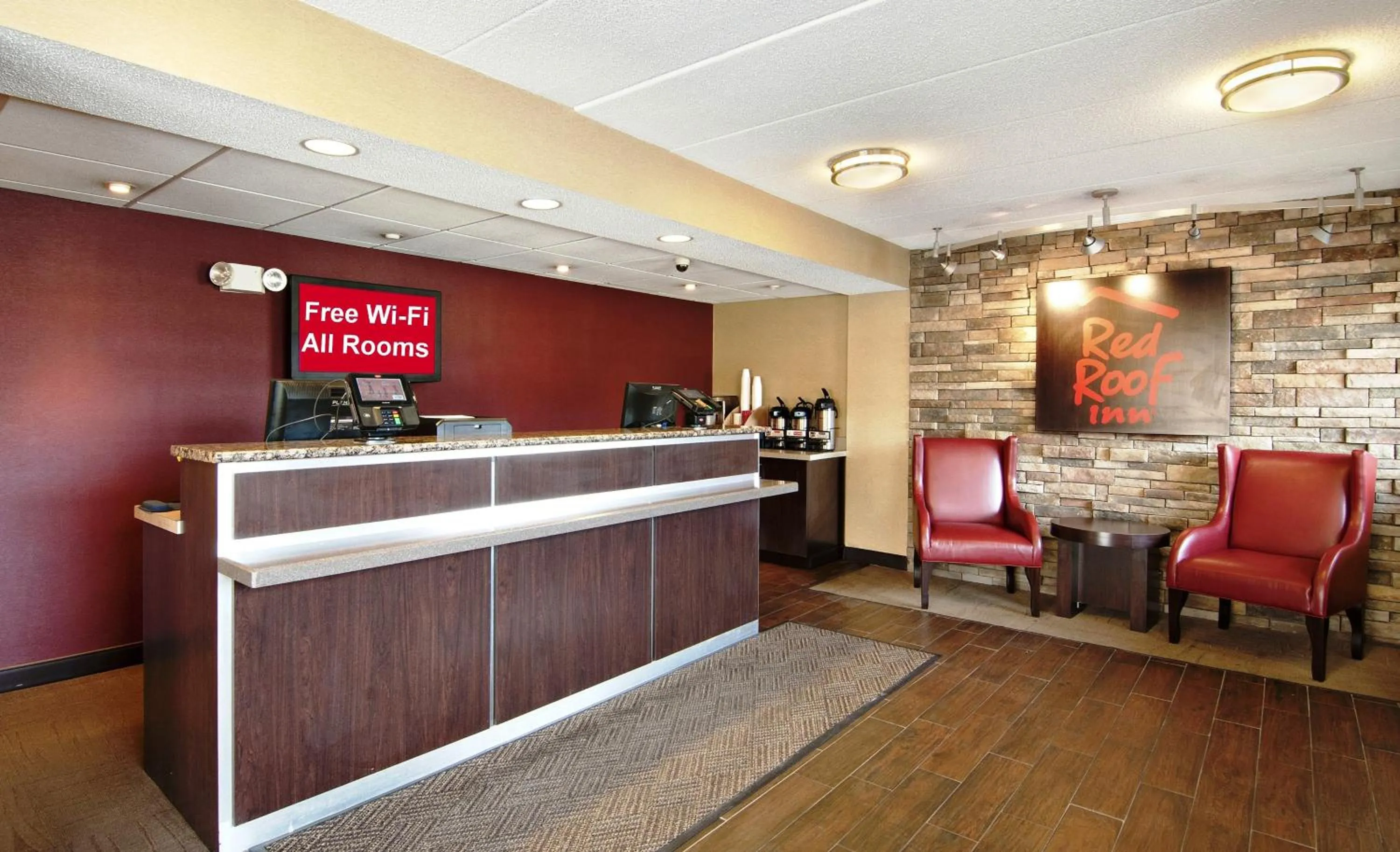 Lobby or reception in Red Roof Inn Charleston - Kanawha City, WV
