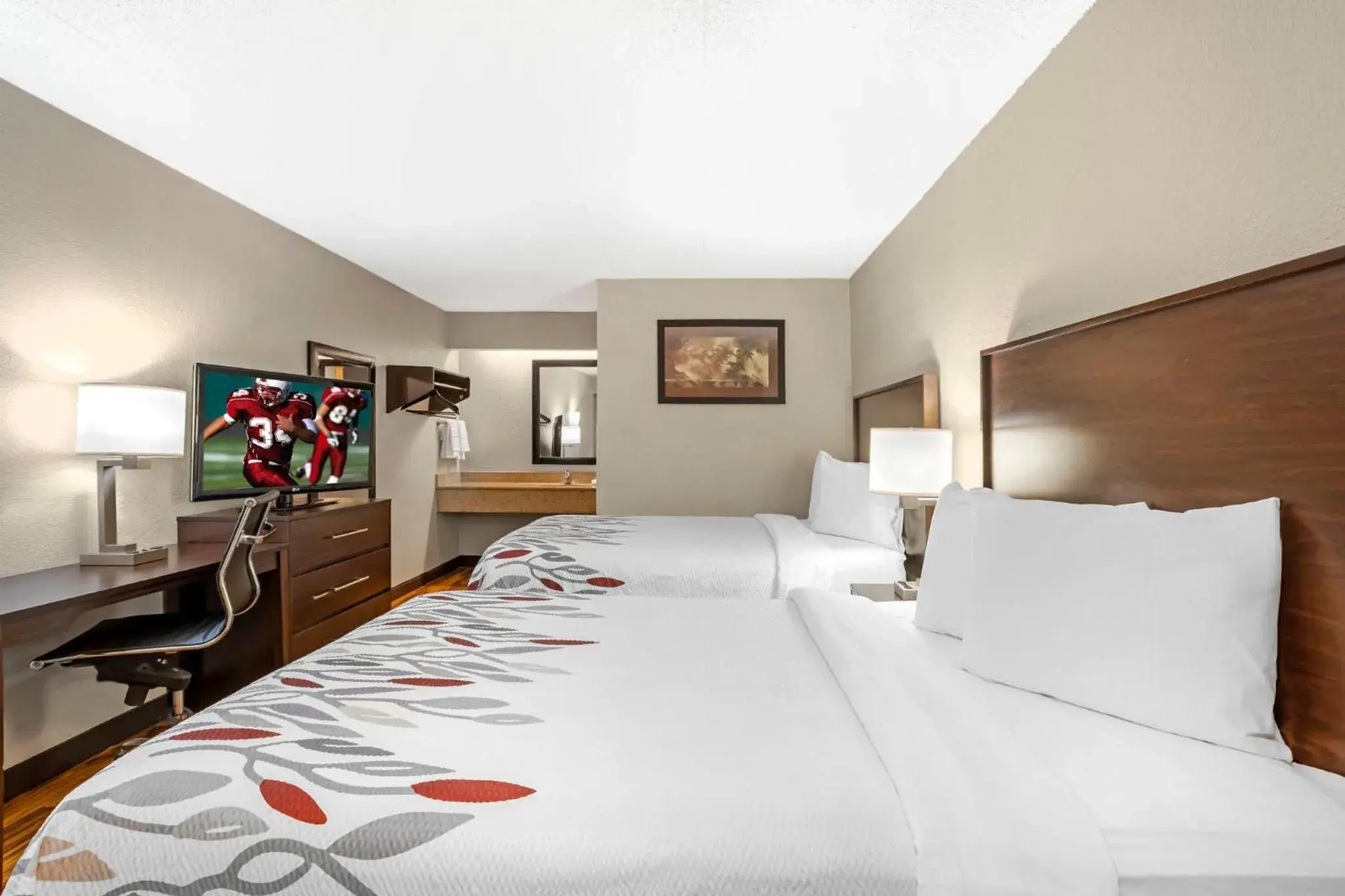 Double Room with Two Double Beds Non-Smoking in Red Roof Inn Milwaukee Airport Oak Creek Double Room with Two Double Beds Non-Smoking in Red Roof Inn Milwaukee Airport Oak Creek