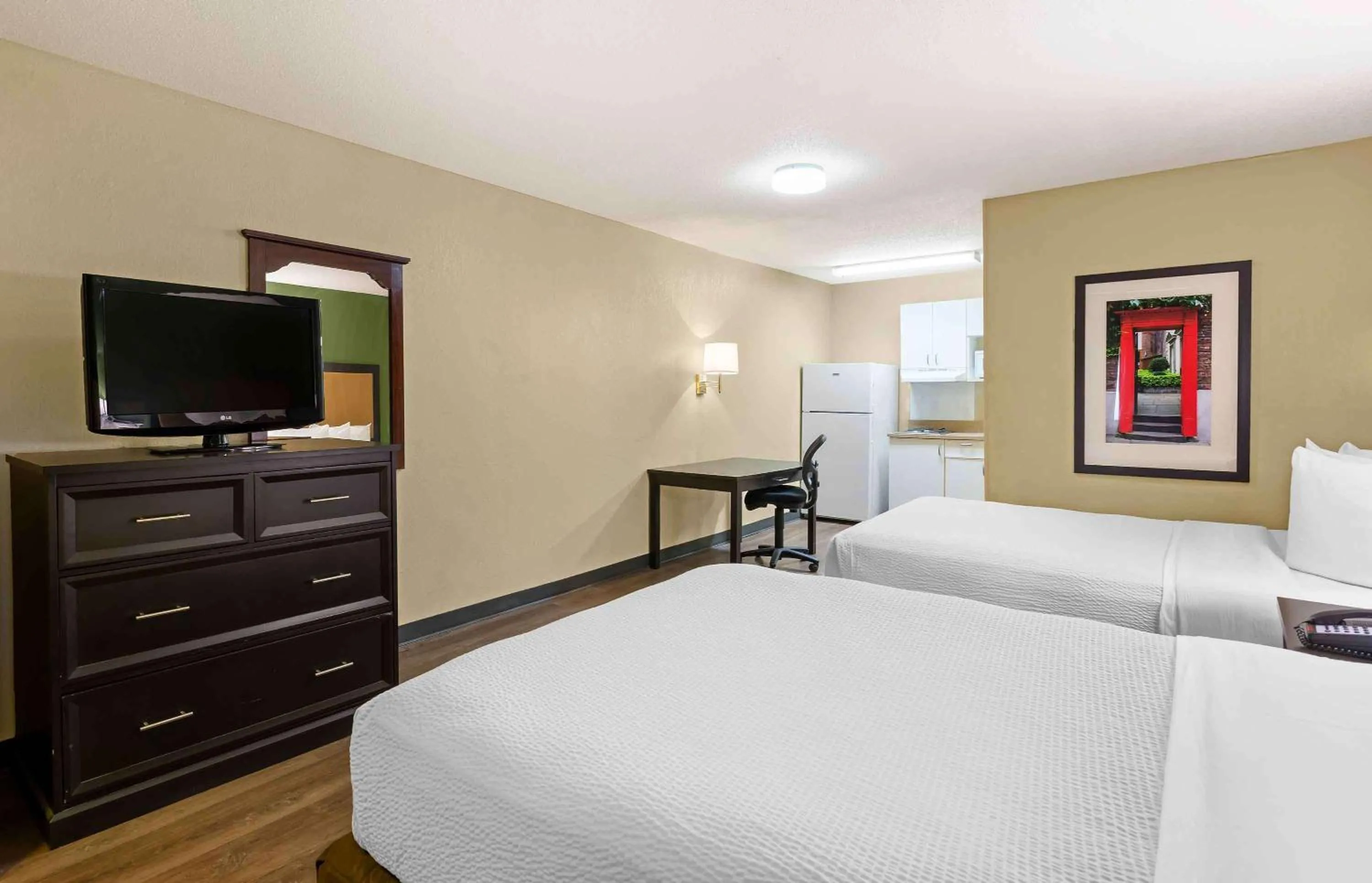 Bedroom, Bed in Extended Stay America Suites - Richmond - W Broad Street - Glenside - South