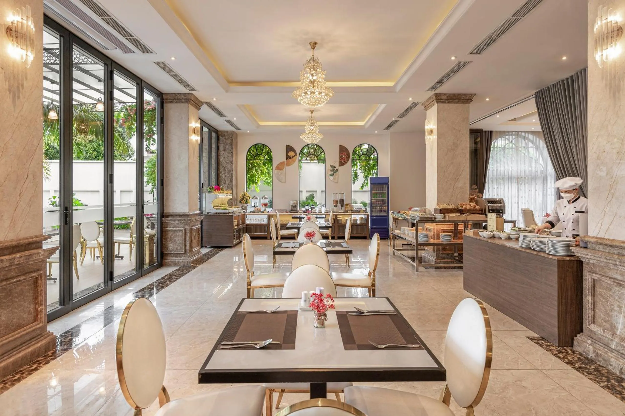 Buffet breakfast in ELIZABETH HOTEL