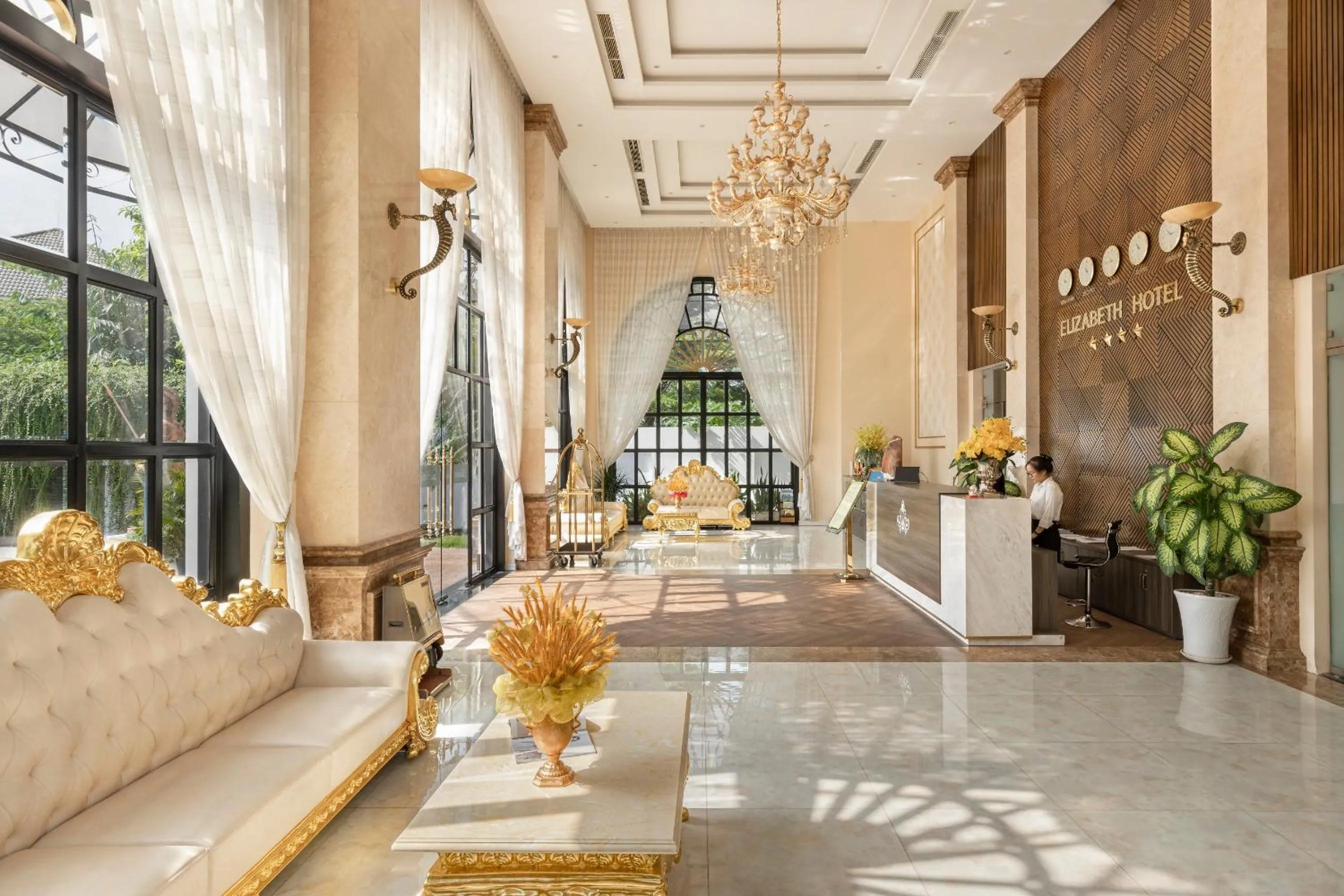 Lobby or reception in ELIZABETH HOTEL