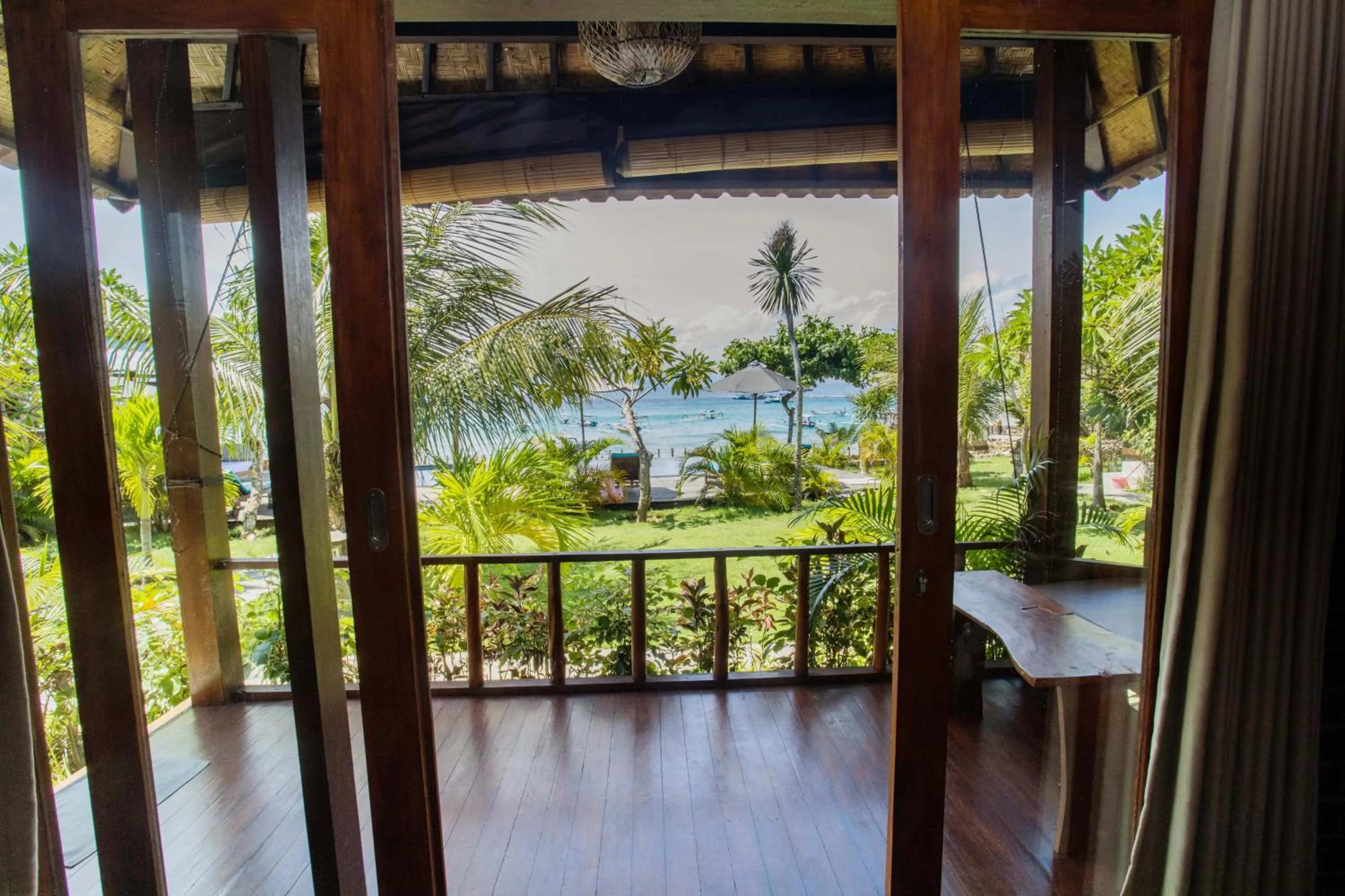 Balcony/Terrace in D'Muncuk Huts Lembongan