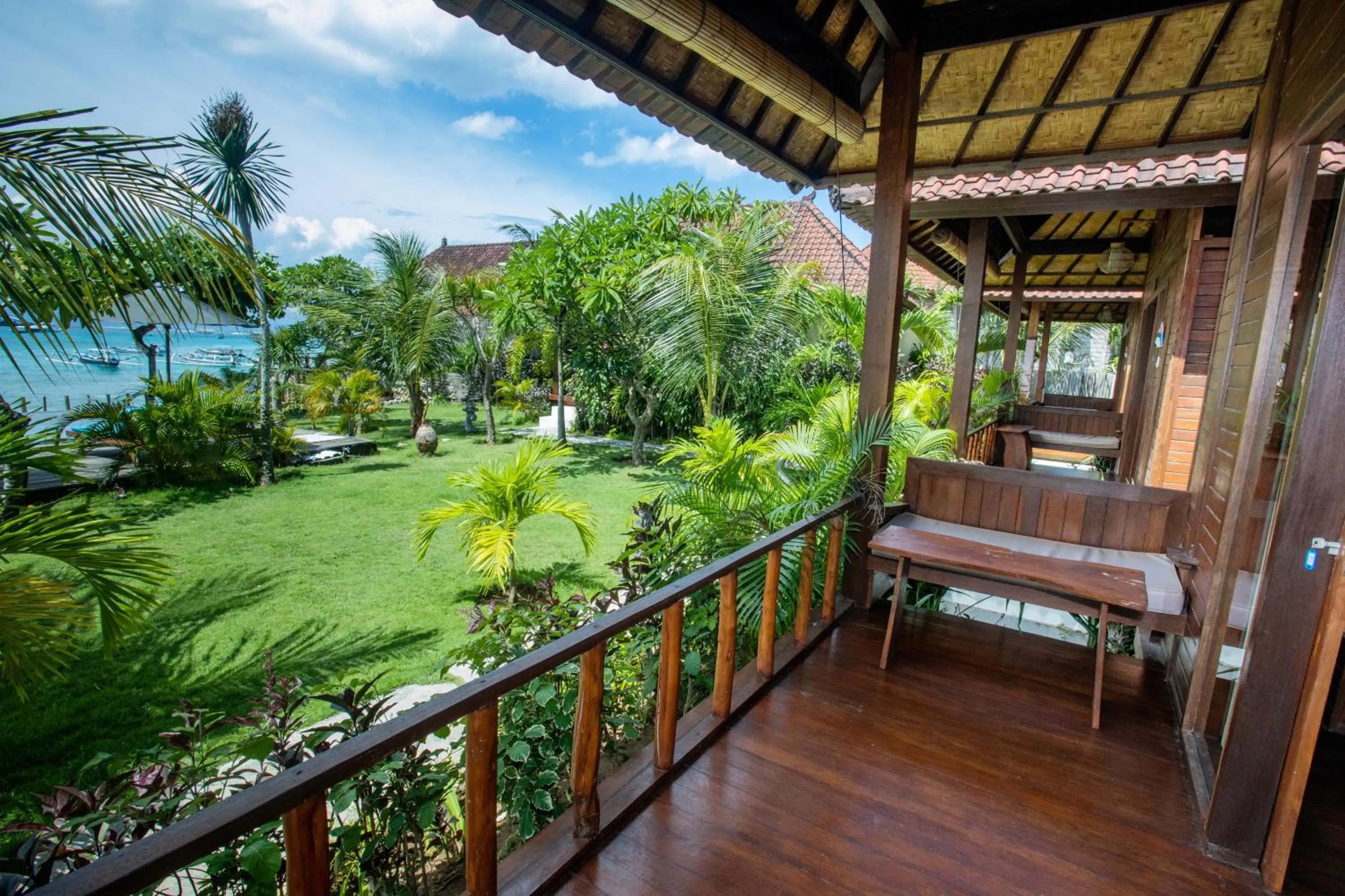 Sea view in D'Muncuk Huts Lembongan