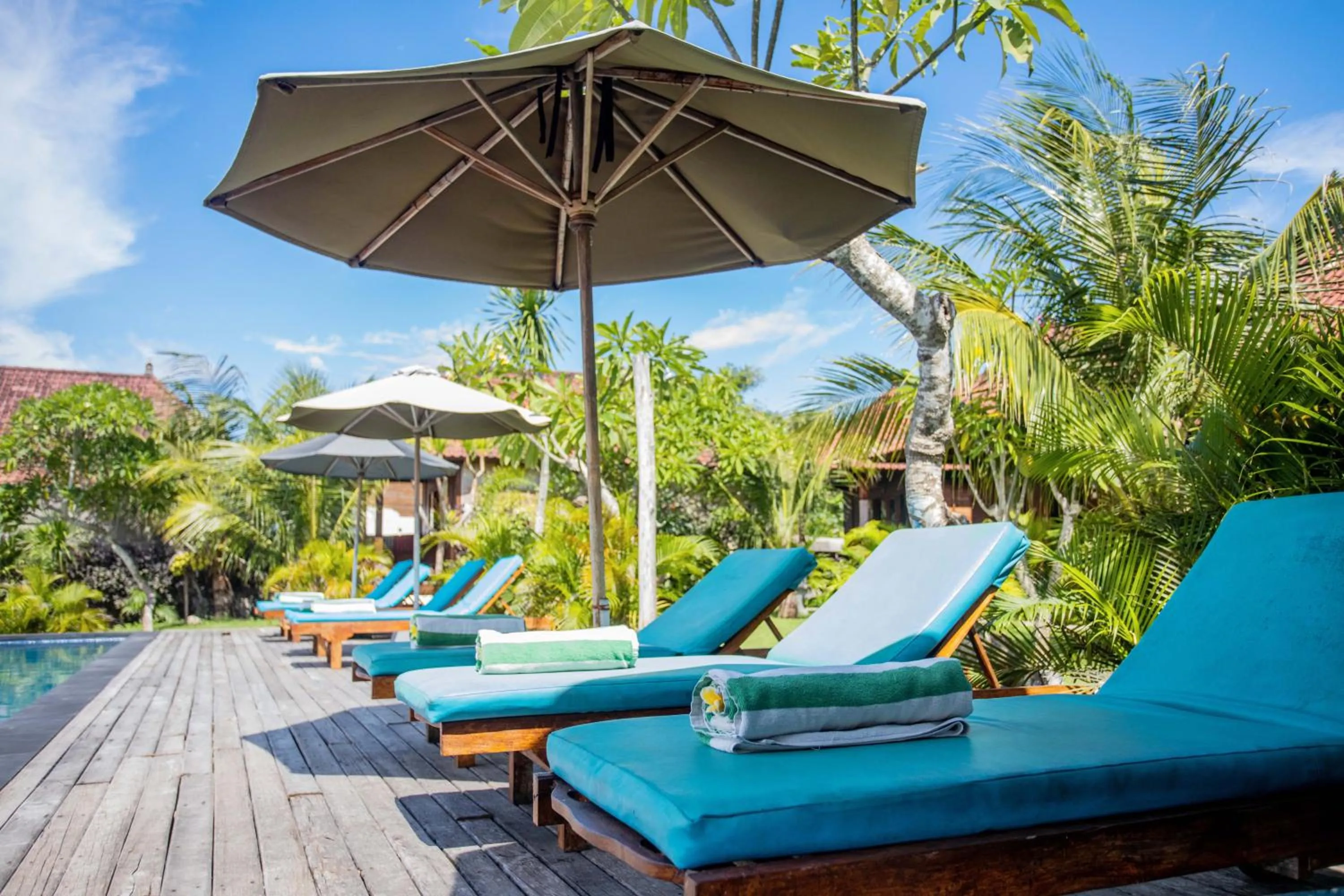 Swimming pool in D'Muncuk Huts Lembongan