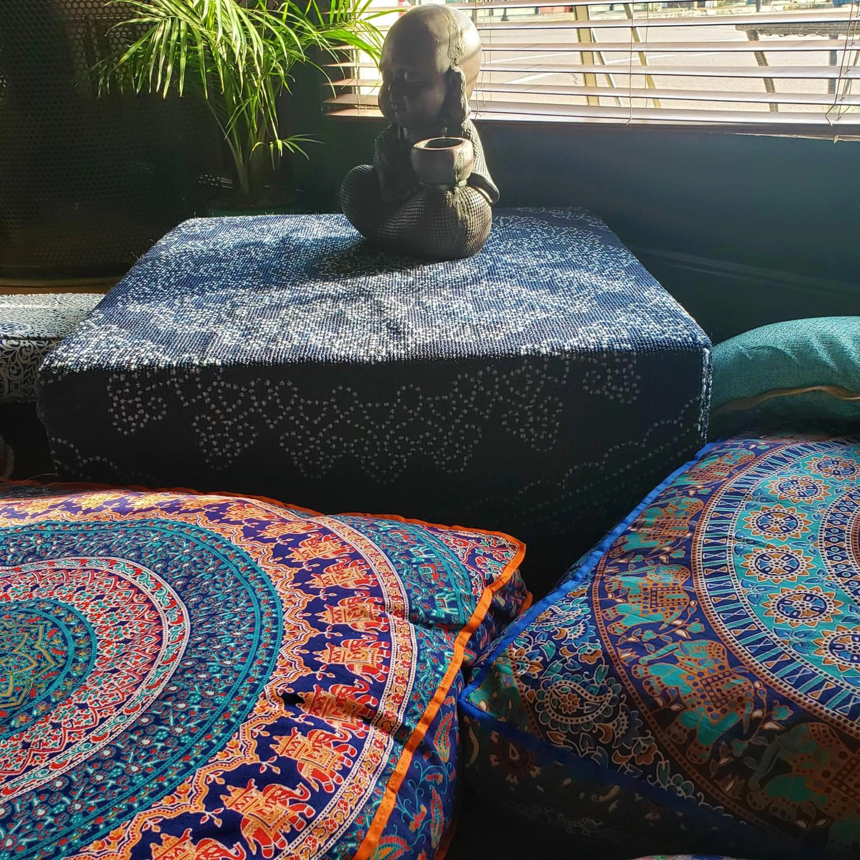 Communal lounge/ TV room in HOSTEL Auberge Clarksdale