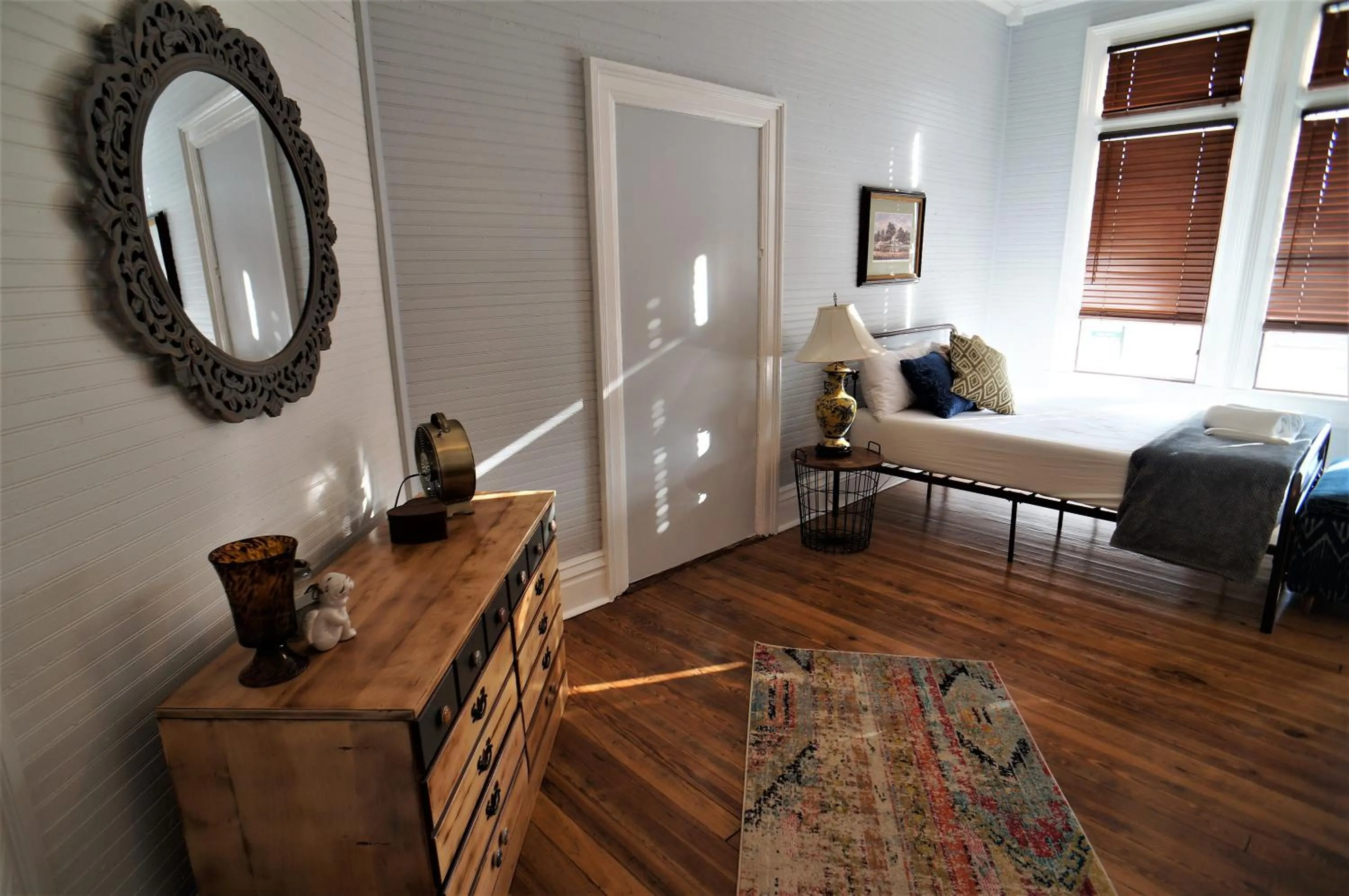 Photo of the whole room in HOSTEL Auberge Clarksdale