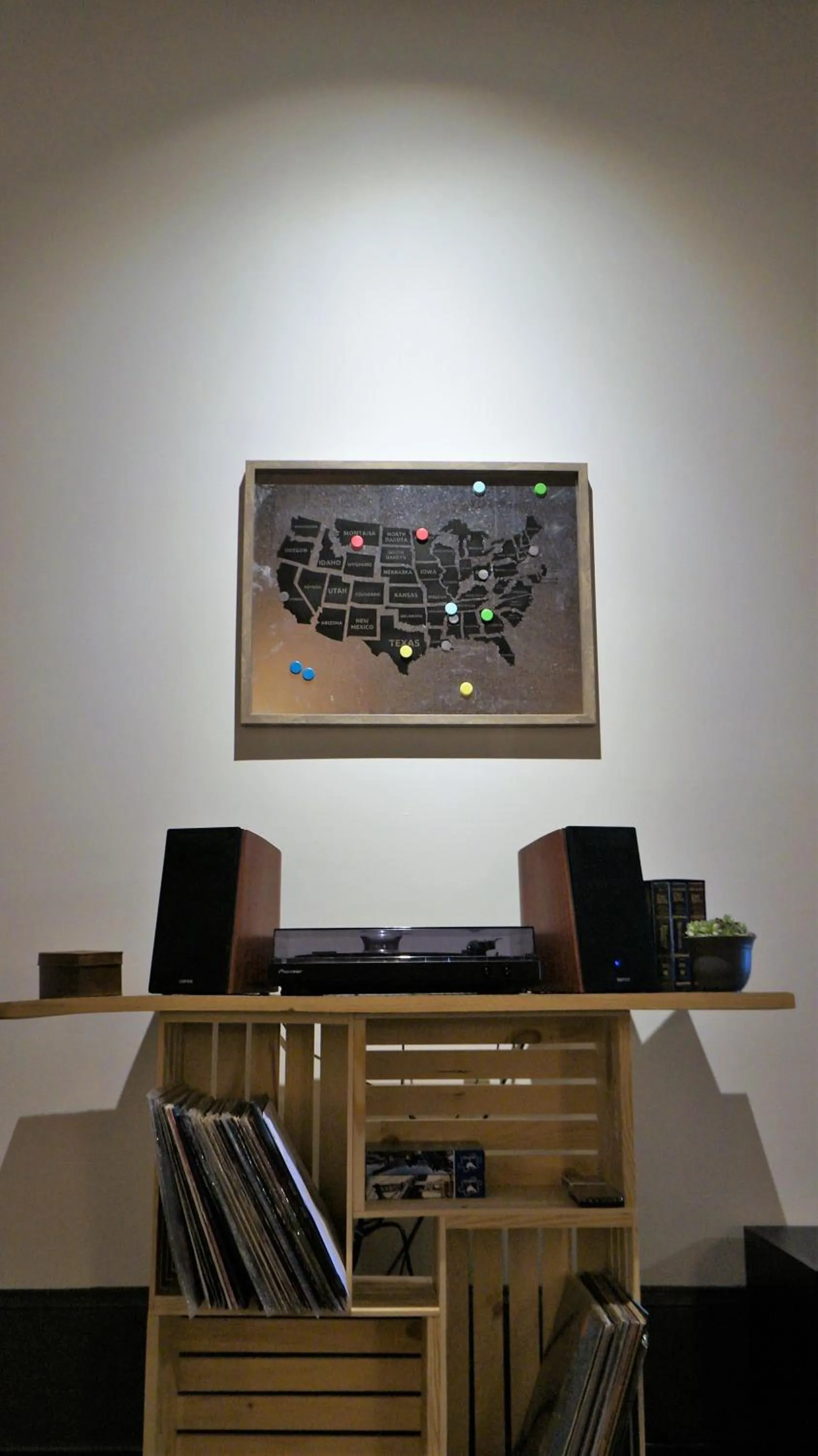 Communal lounge/ TV room in HOSTEL Auberge Clarksdale