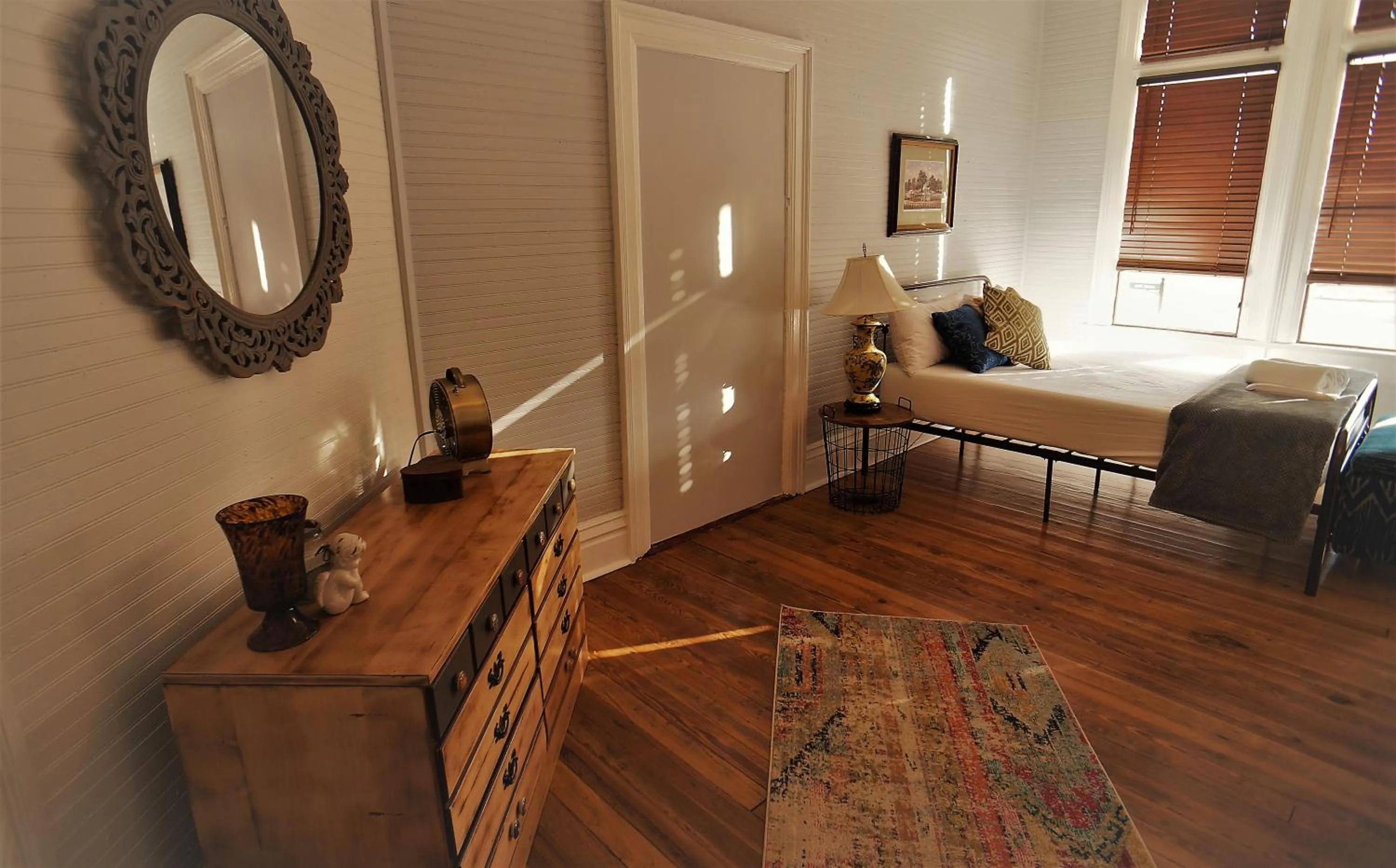 Photo of the whole room in HOSTEL Auberge Clarksdale