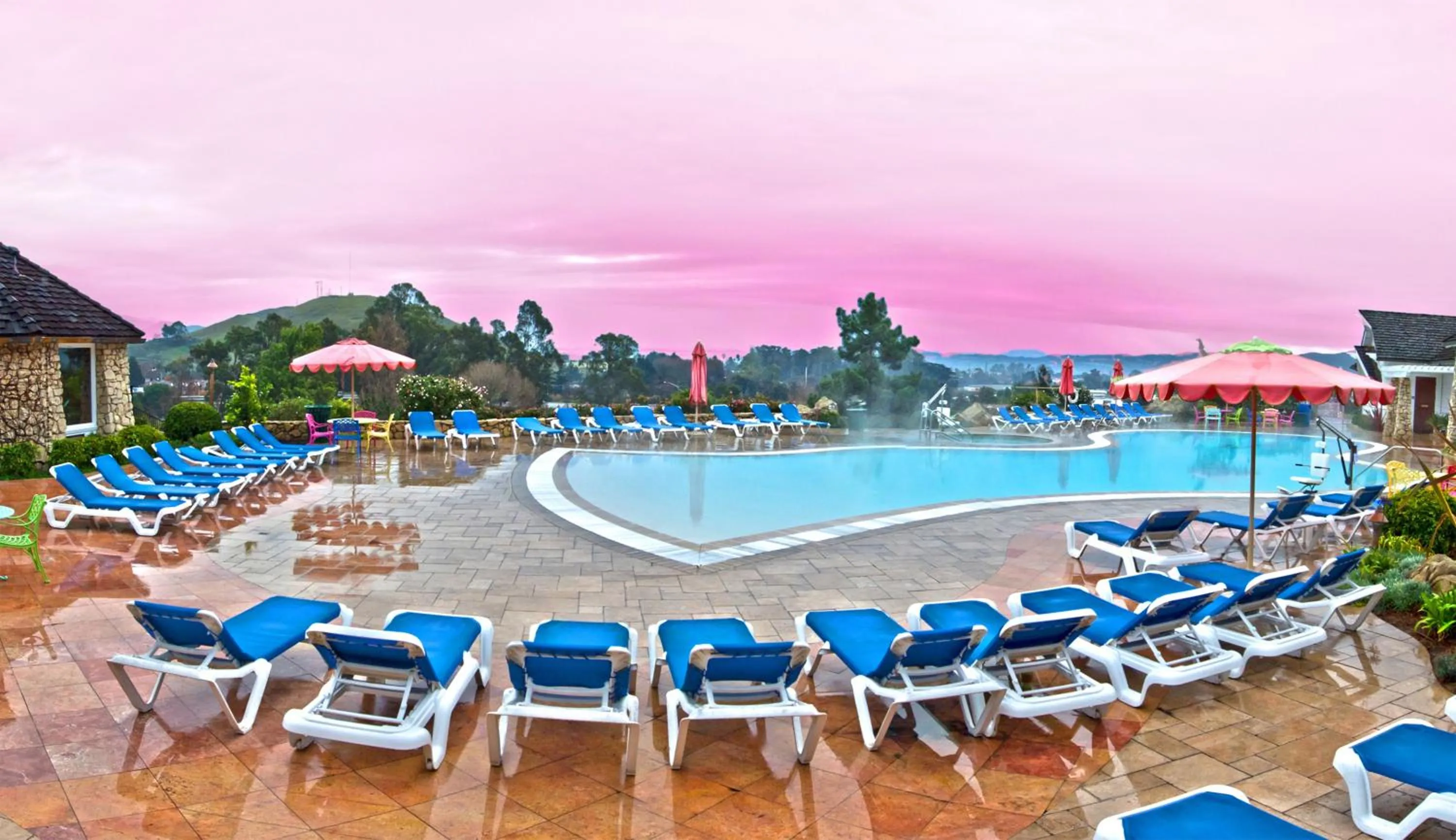 Swimming pool in Madonna Inn