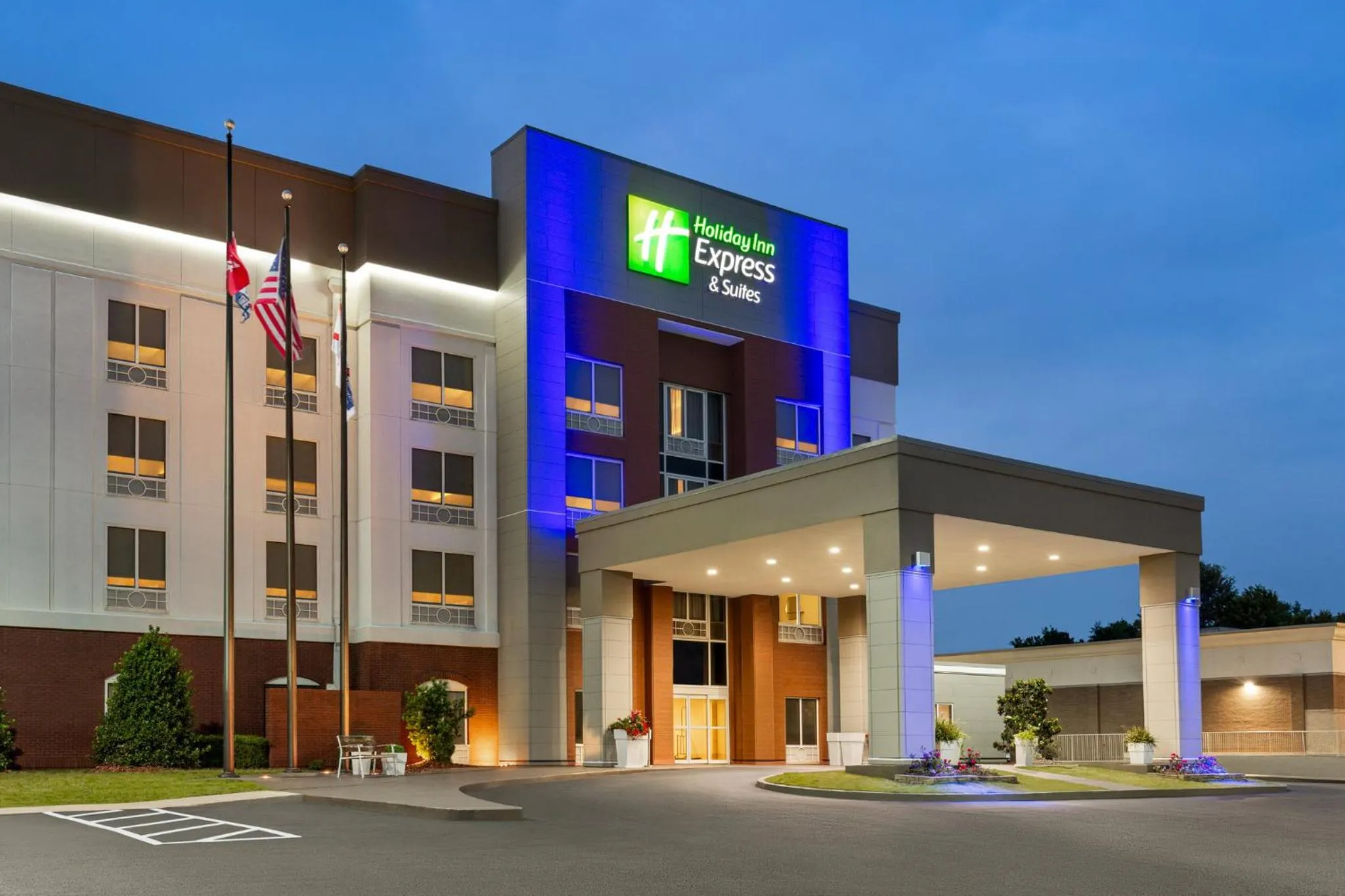 Property building in Holiday Inn Express & Suites - Tuscaloosa-University by IHG