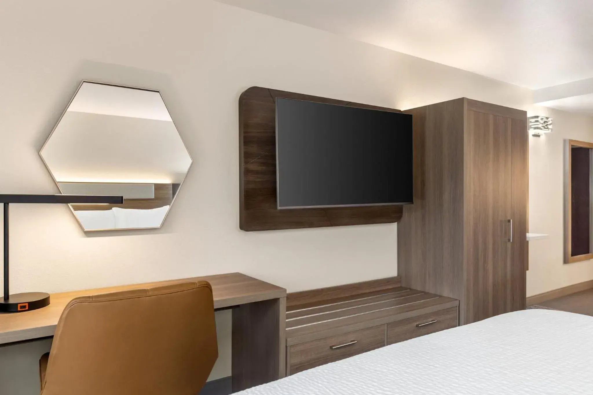 Standard Room with Two Queen Beds in Holiday Inn Express & Suites - Tuscaloosa-University by IHG Standard Room with Two Queen Beds in Holiday Inn Express & Suites - Tuscaloosa-University by IHG