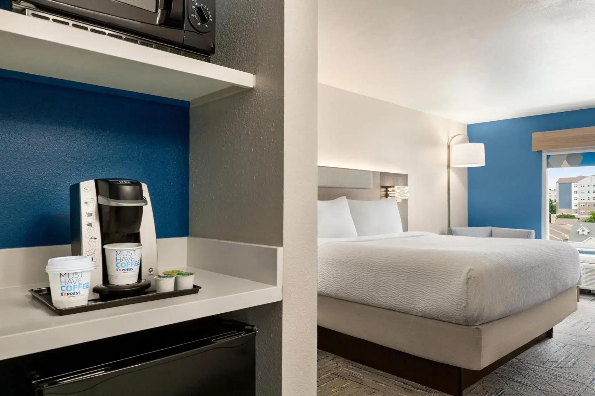 King Room - Disability Access in Holiday Inn Express & Suites - Tuscaloosa-University by IHG King Room - Disability Access in Holiday Inn Express & Suites - Tuscaloosa-University by IHG