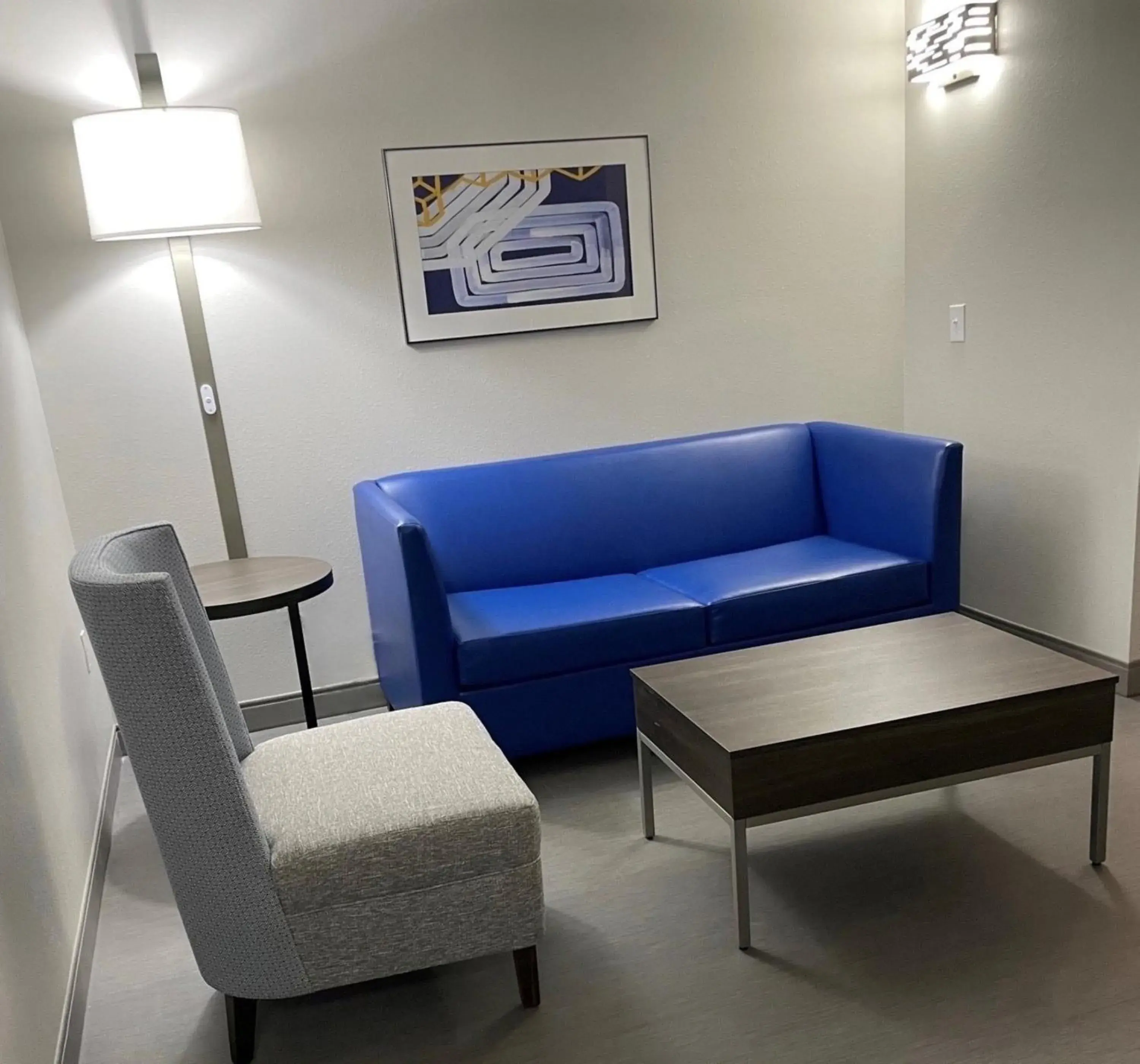 Queen Suite with Two Queen Beds and Sofa Bed in Holiday Inn Express & Suites - Tuscaloosa-University by IHG Queen Suite with Two Queen Beds and Sofa Bed in Holiday Inn Express & Suites - Tuscaloosa-University by IHG