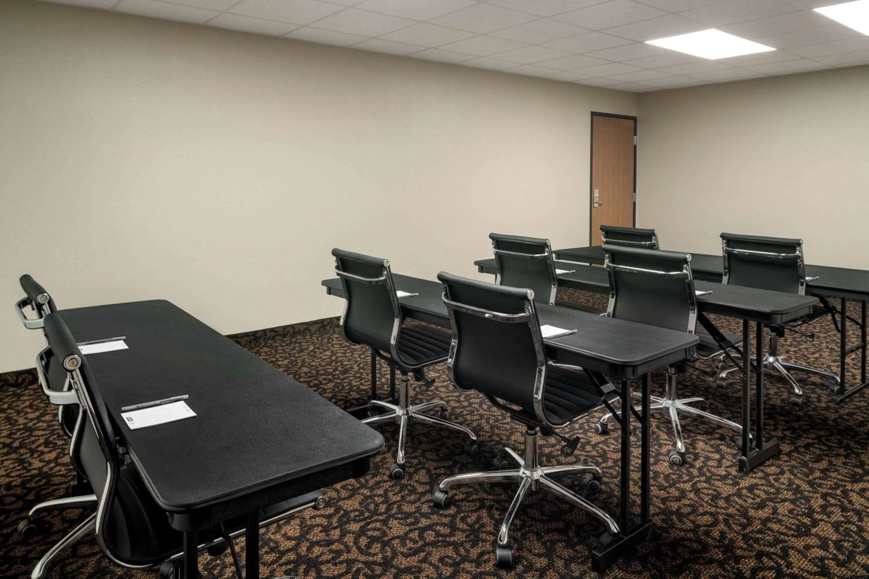 Meeting/conference room in Travelodge by Wyndham Dexter